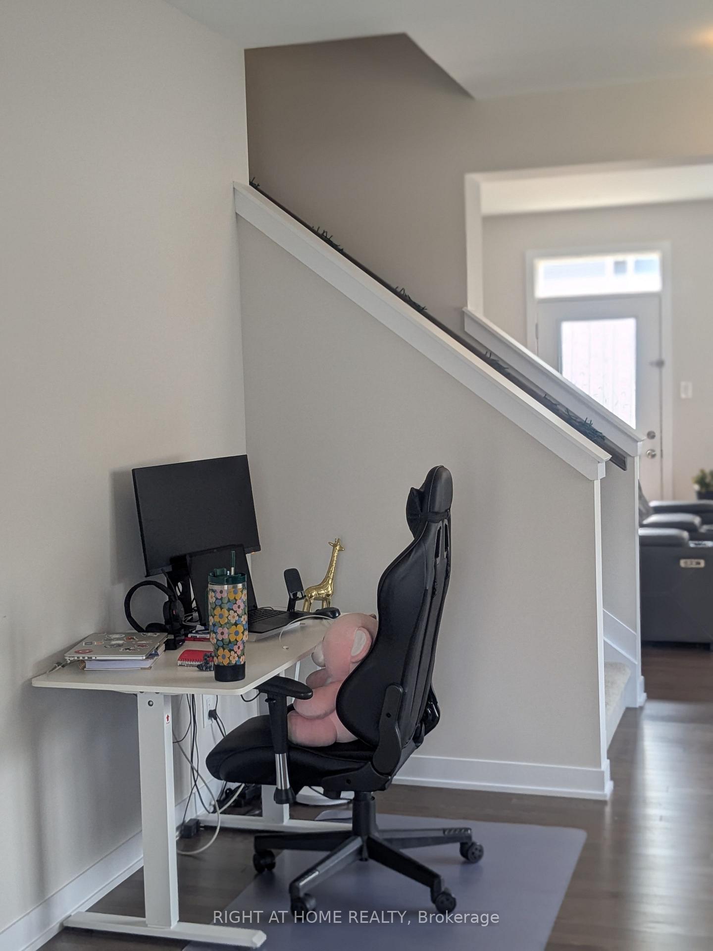 Photo 14 of 10 Tenuto Lane, Ottawa, Mer Bleue/Bradley Estates/Anderson Park — HOMEH