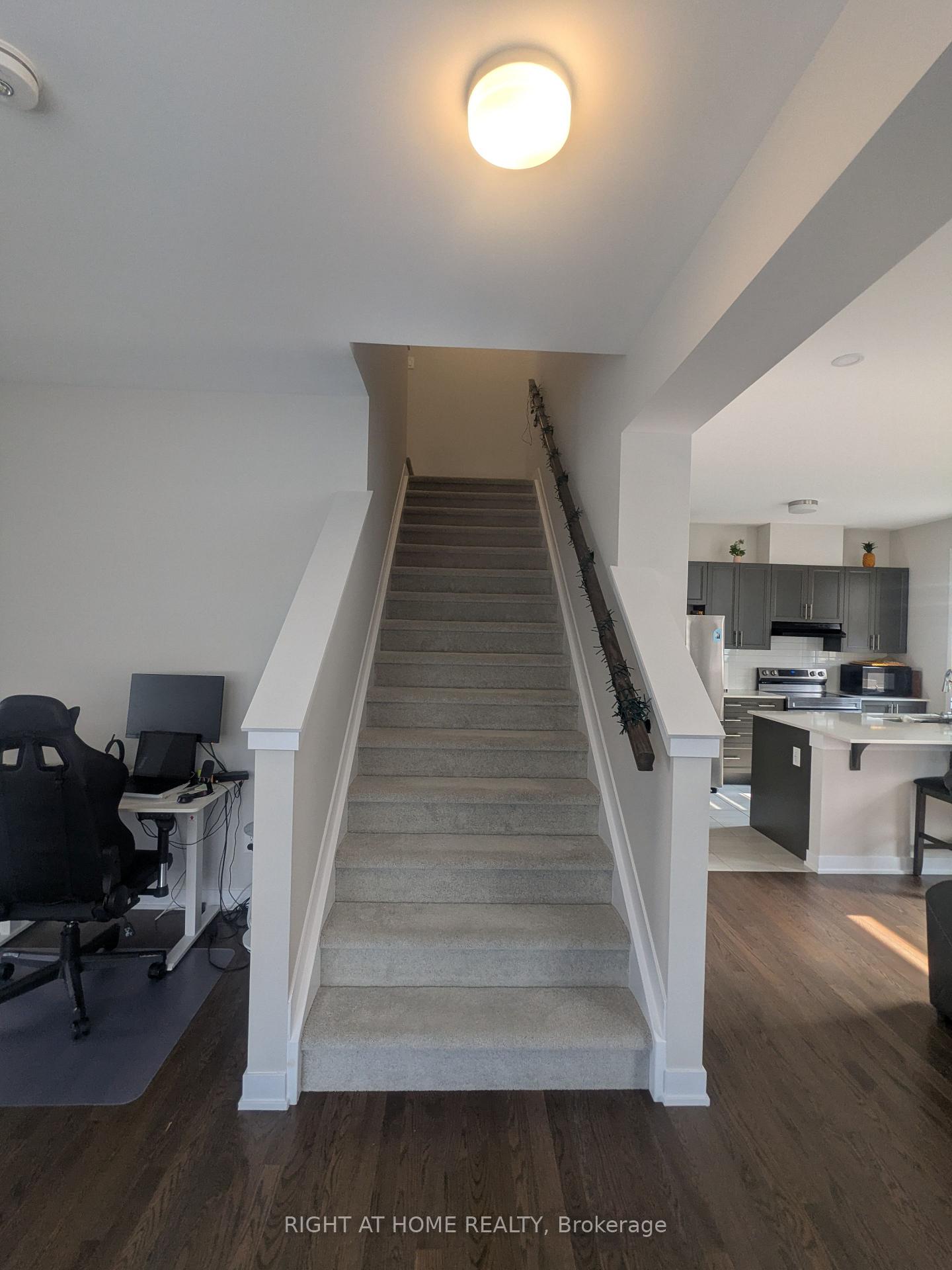 Photo 16 of 10 Tenuto Lane, Ottawa, Mer Bleue/Bradley Estates/Anderson Park — HOMEH