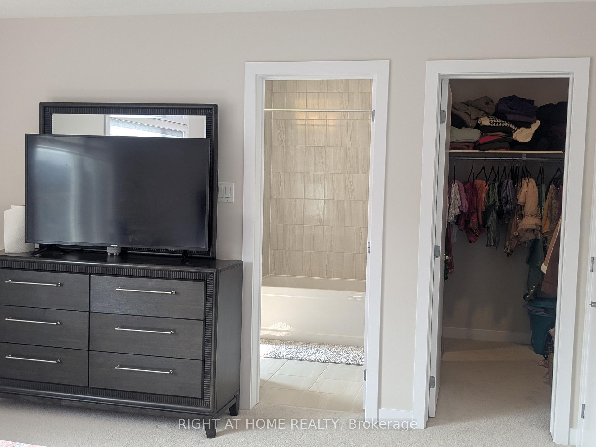 Photo 20 of 10 Tenuto Lane, Ottawa, Mer Bleue/Bradley Estates/Anderson Park — HOMEH