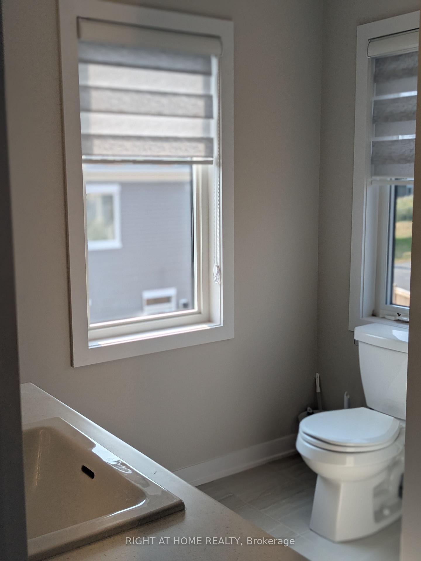 Photo 21 of 10 Tenuto Lane, Ottawa, Mer Bleue/Bradley Estates/Anderson Park — HOMEH