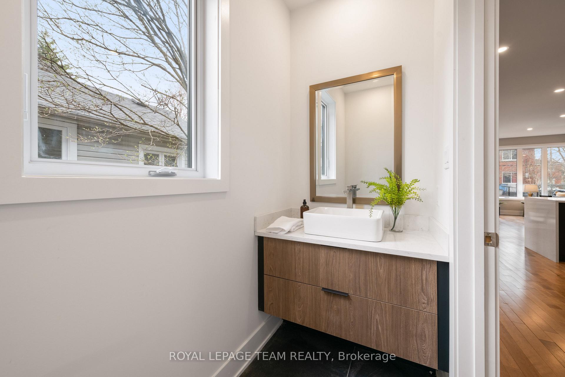 Photo 5 of 160 Prince Albert Street, Ottawa, Overbrook/Castle Heights — HOMEH