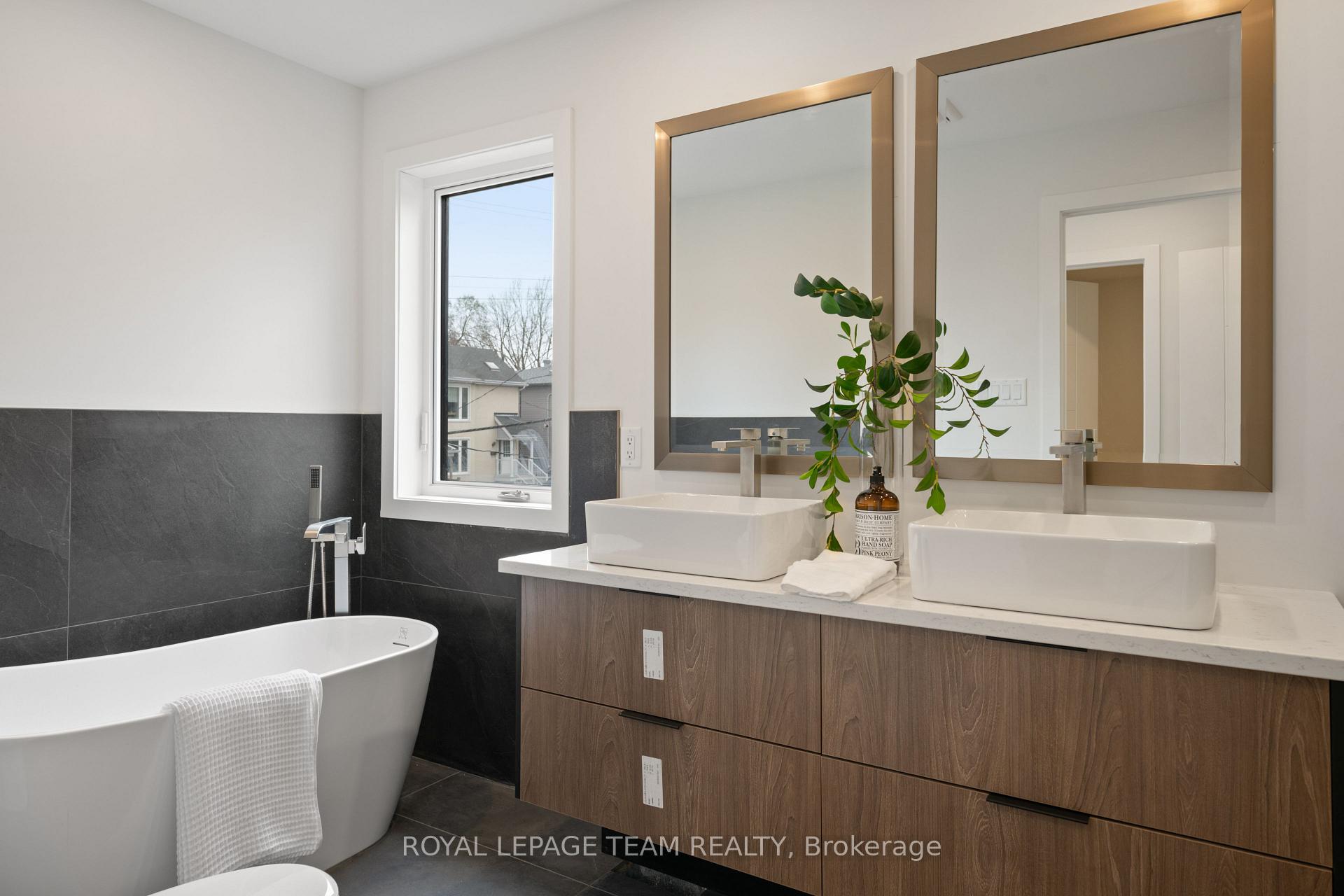 Photo 21 of 160 Prince Albert Street, Ottawa, Overbrook/Castle Heights — HOMEH