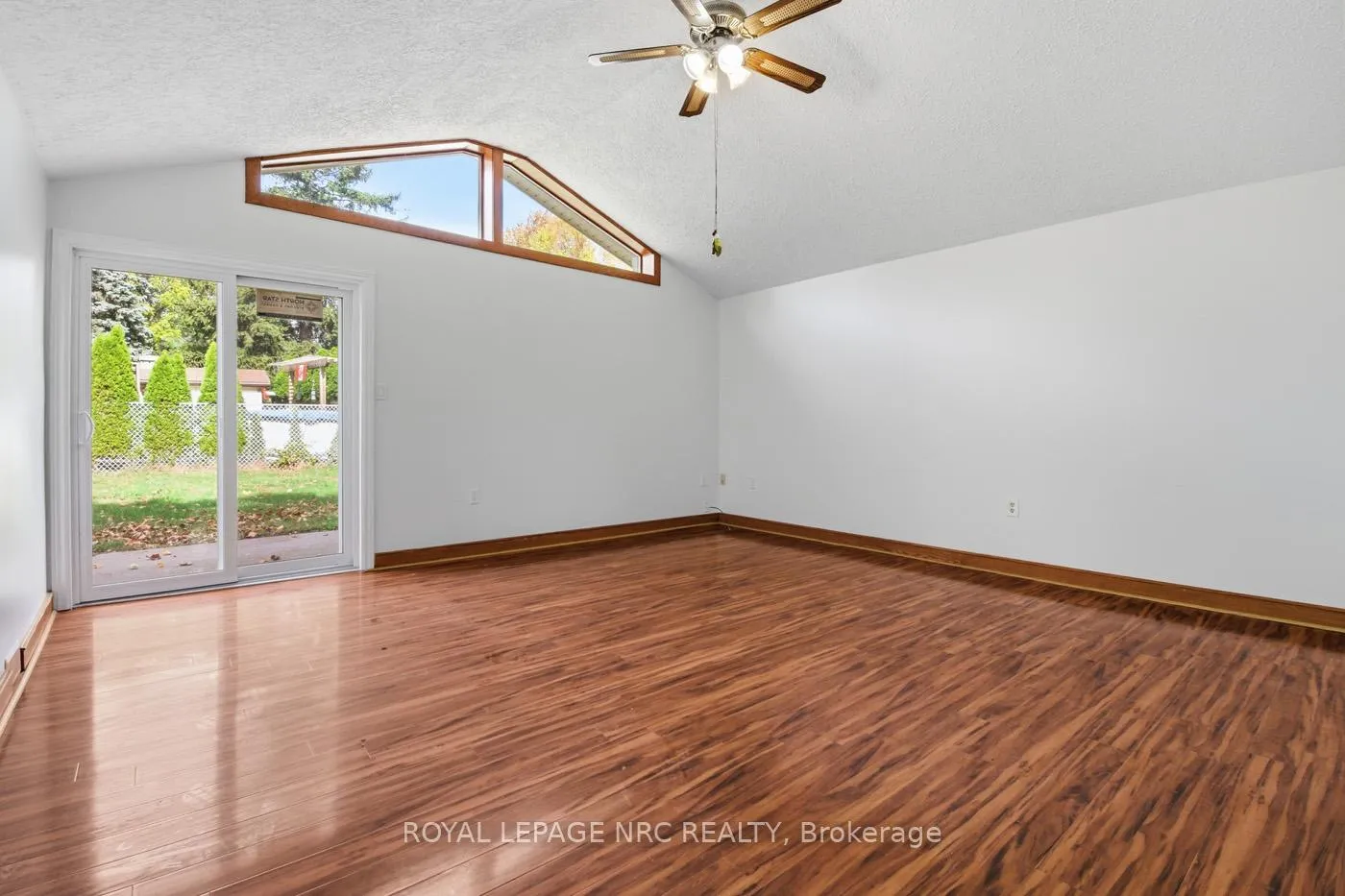 Photo 19 of 4448 Meadowvale Drive, Niagara Falls, Morrison — HOMEH
