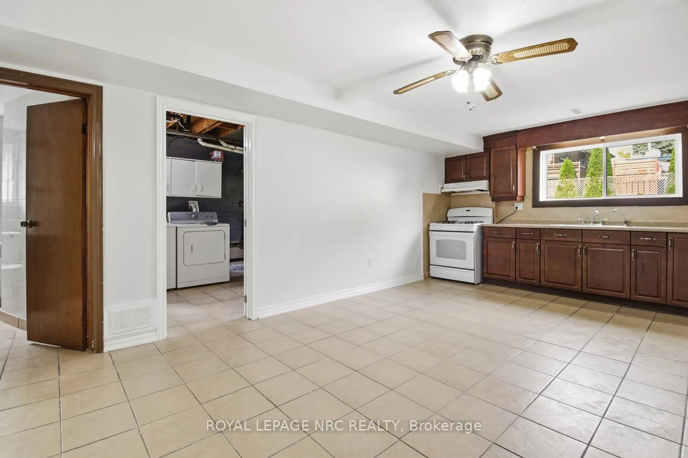 Photo 23 of 4448 Meadowvale Drive, Niagara Falls, Morrison — HOMEH