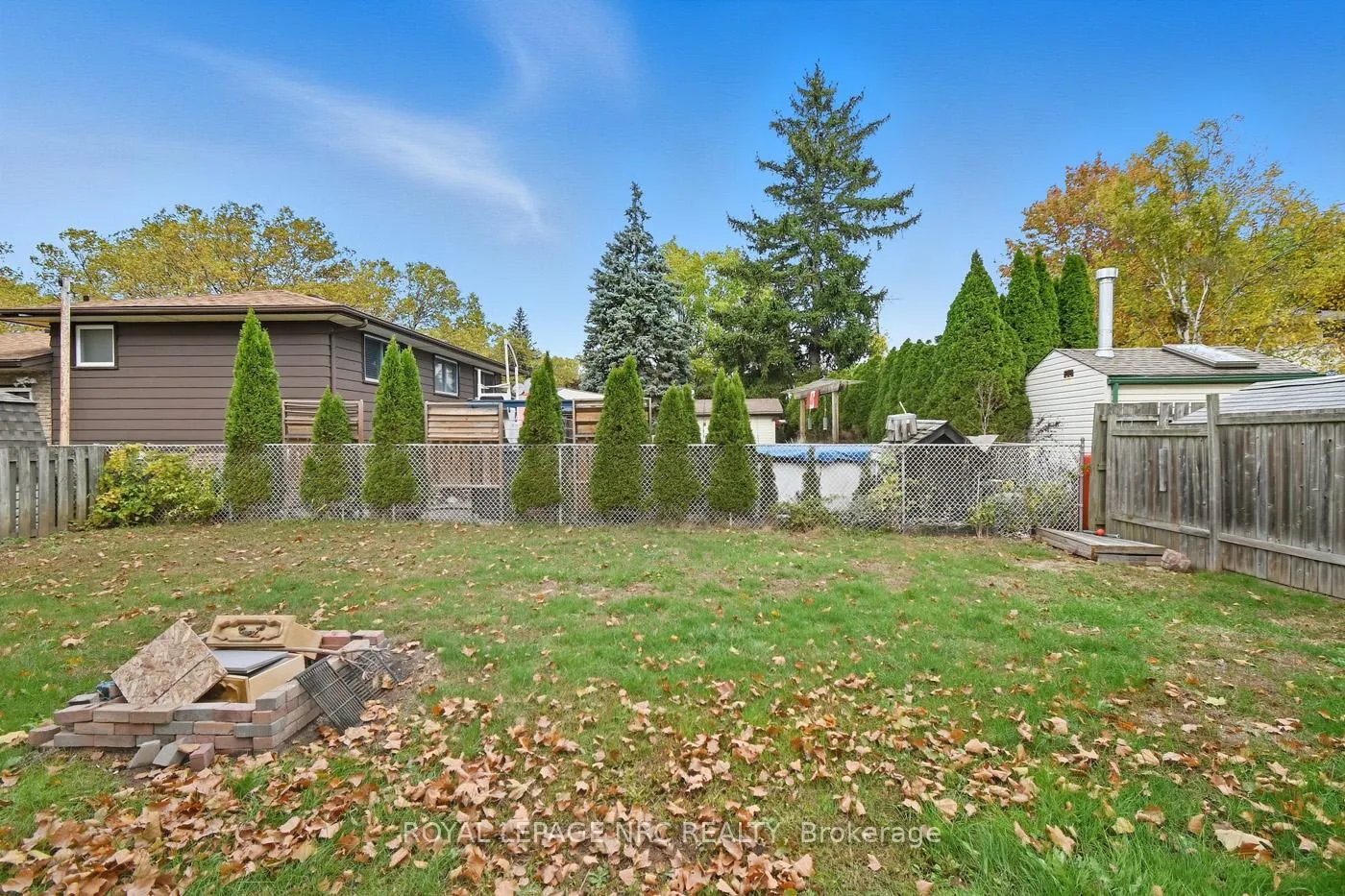 Photo 28 of 4448 Meadowvale Drive, Niagara Falls, Morrison — HOMEH