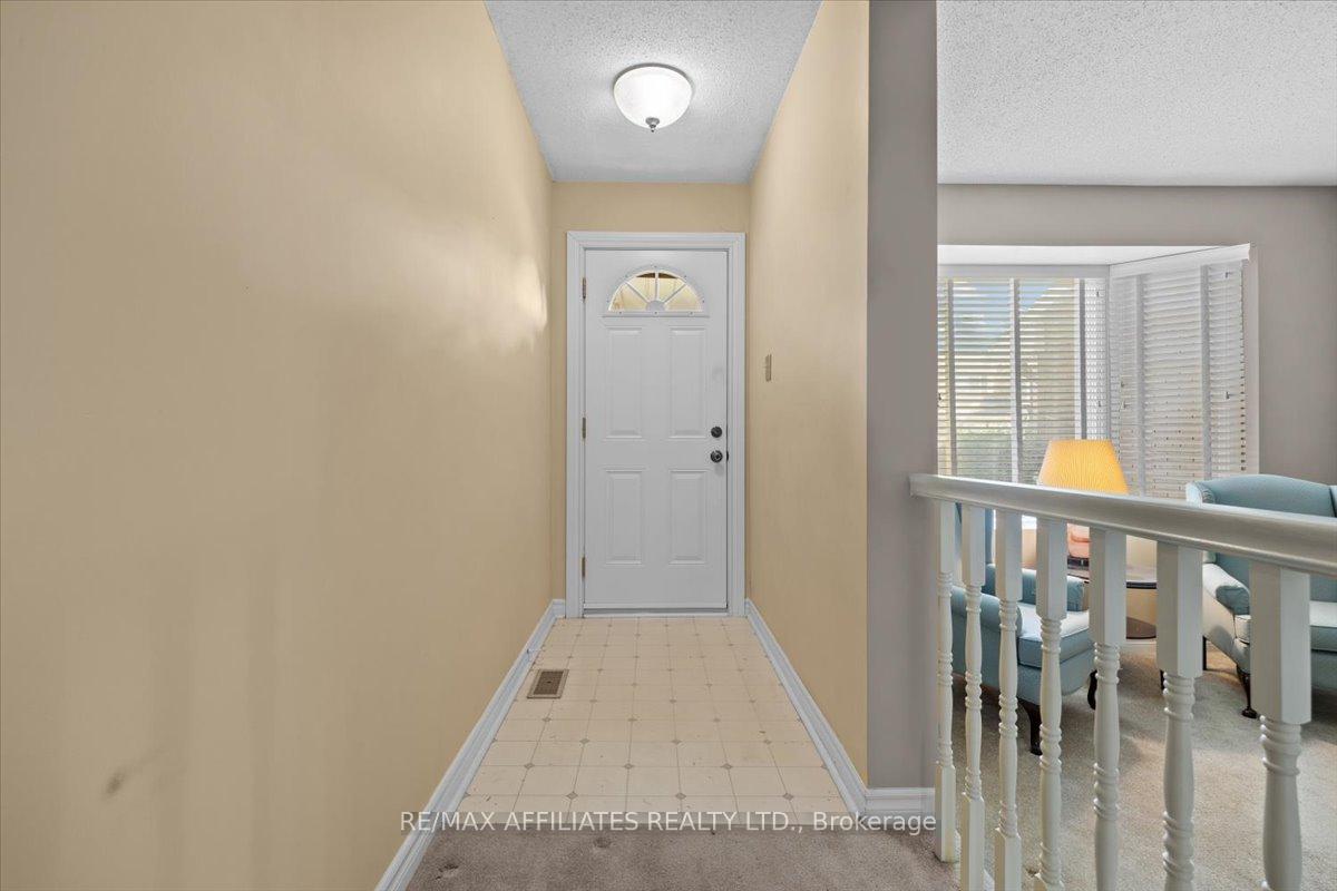 Photo 3 of 1080 St Lucia Place, Ottawa, Convent Glen North — HOMEH