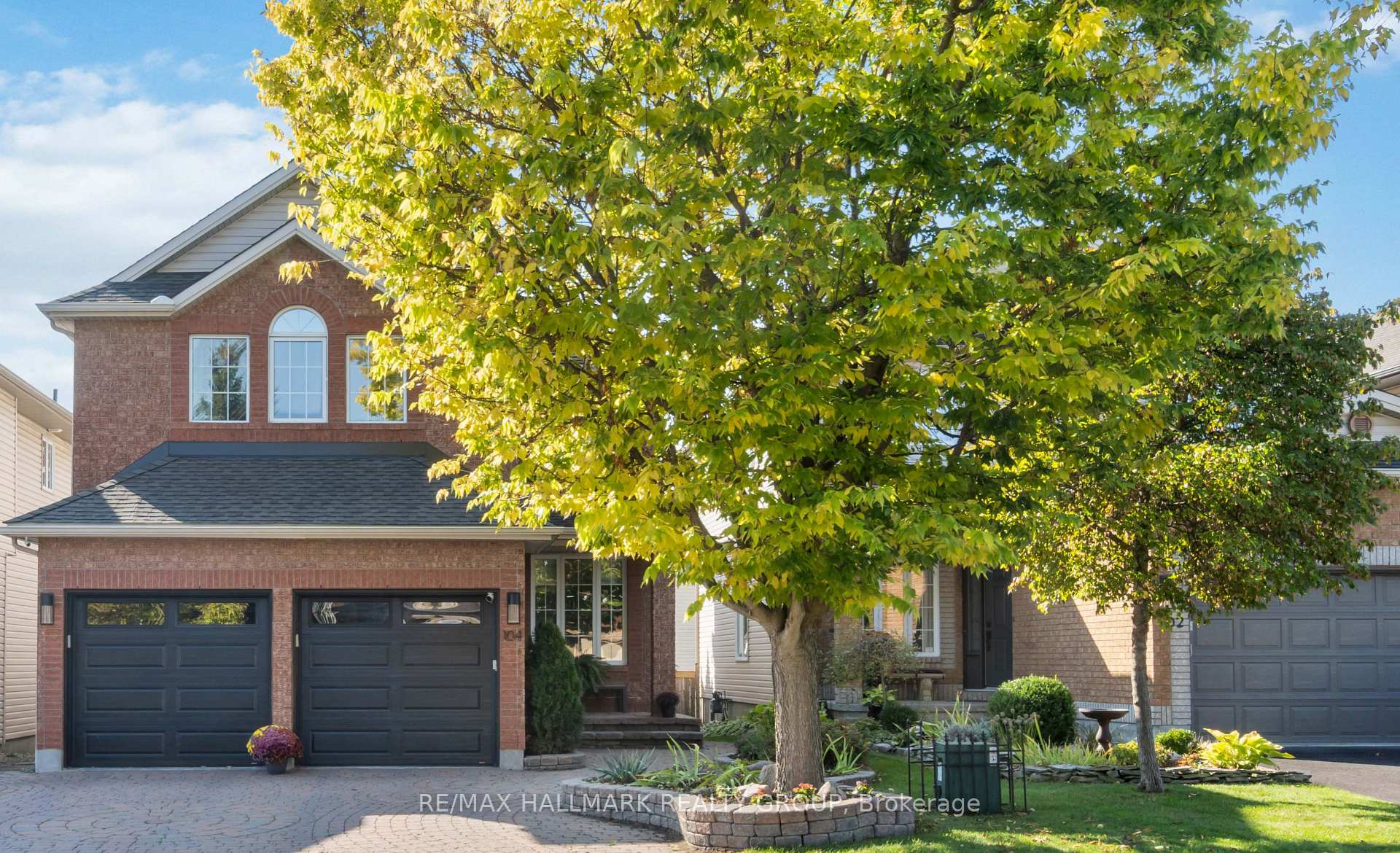 Front of 104 Meadowcroft Crescent
