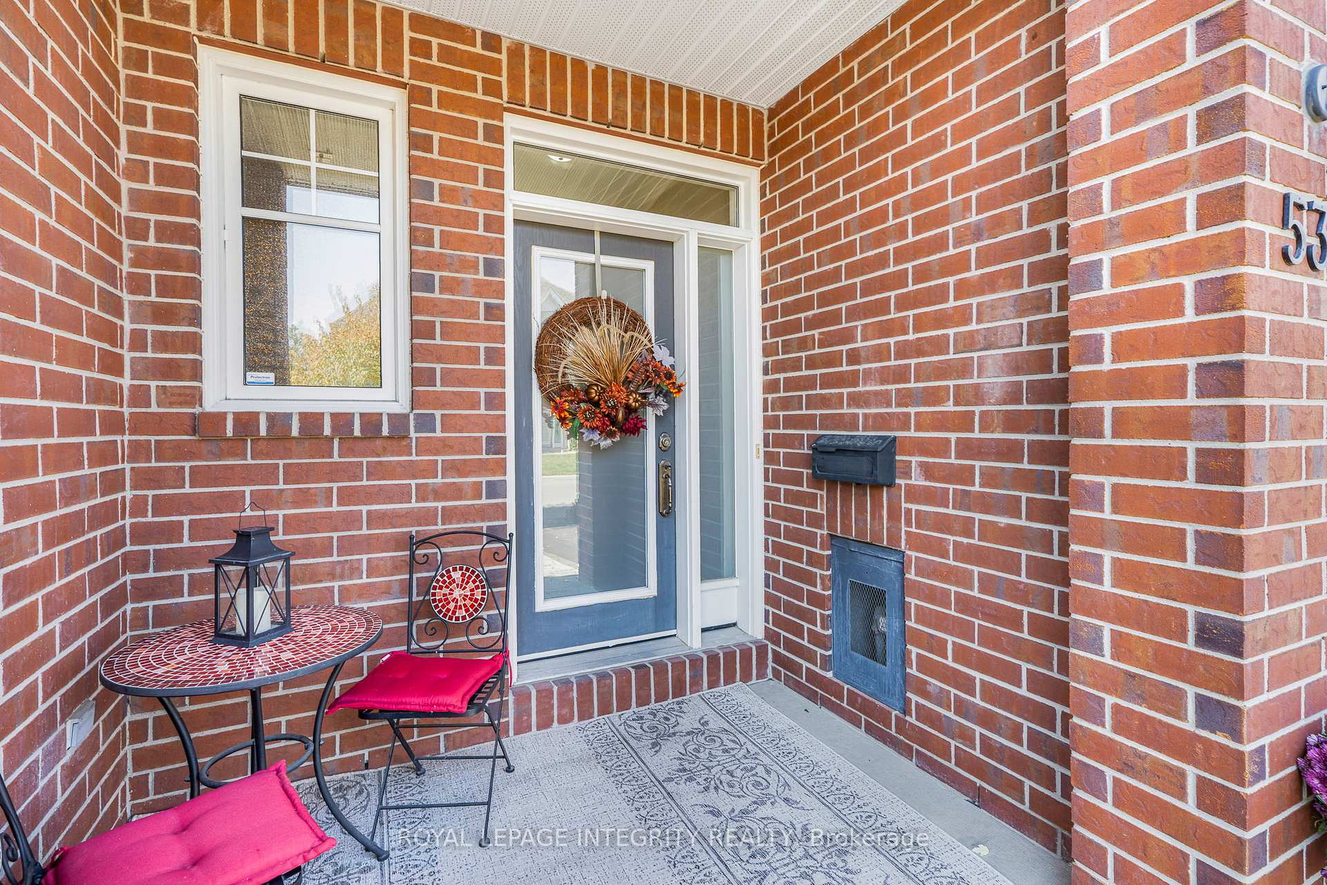 Photo 2 of 532 Rochefort Circle, Ottawa, Avalon West — HOMEH