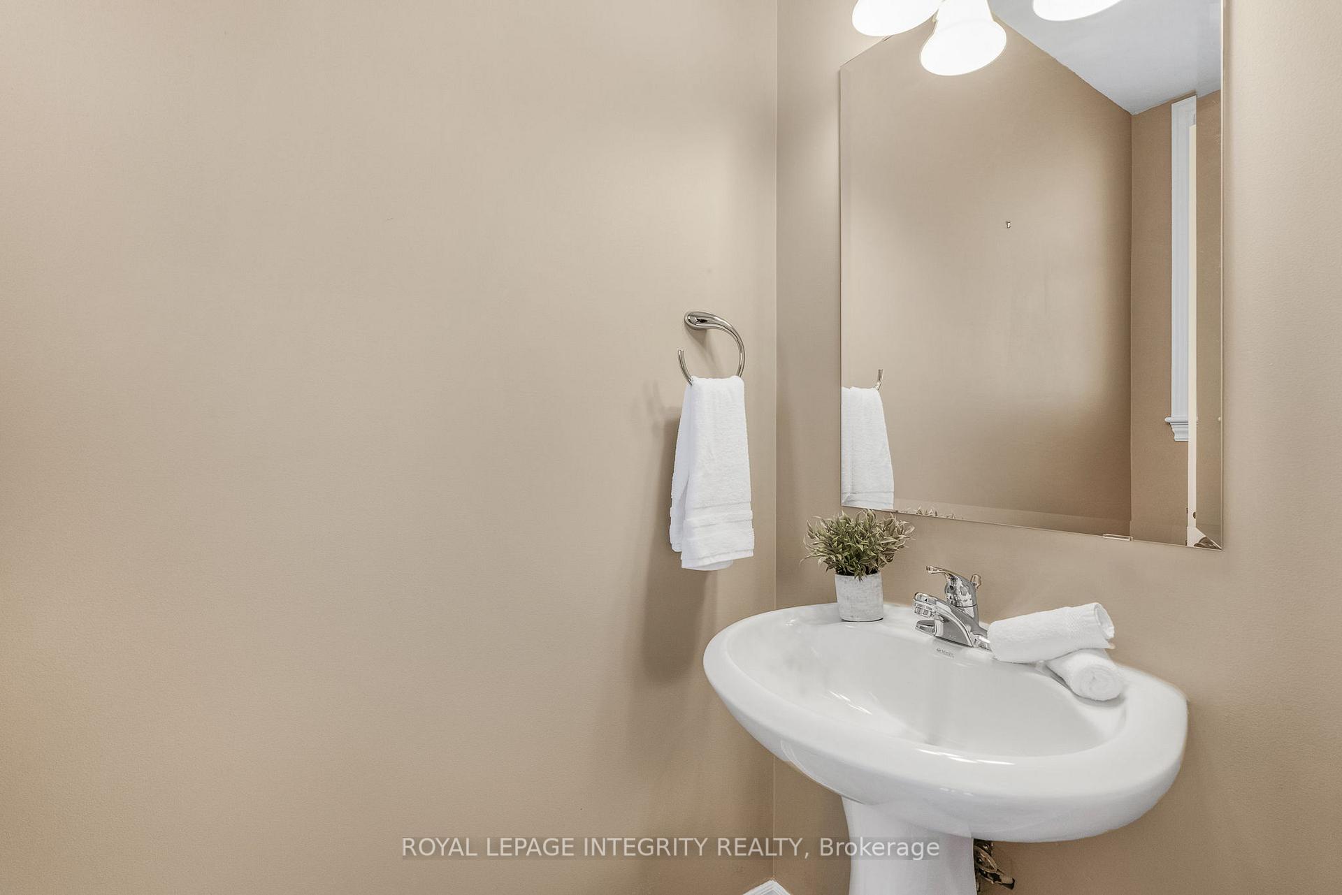 Photo 4 of 532 Rochefort Circle, Ottawa, Avalon West — HOMEH