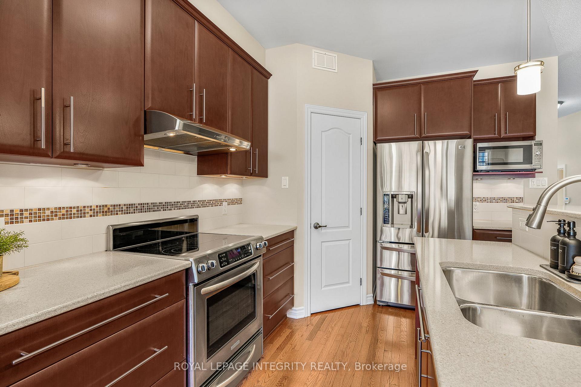 Photo 7 of 532 Rochefort Circle, Ottawa, Avalon West — HOMEH