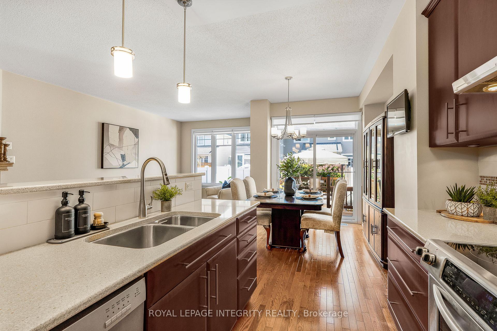 Photo 9 of 532 Rochefort Circle, Ottawa, Avalon West — HOMEH