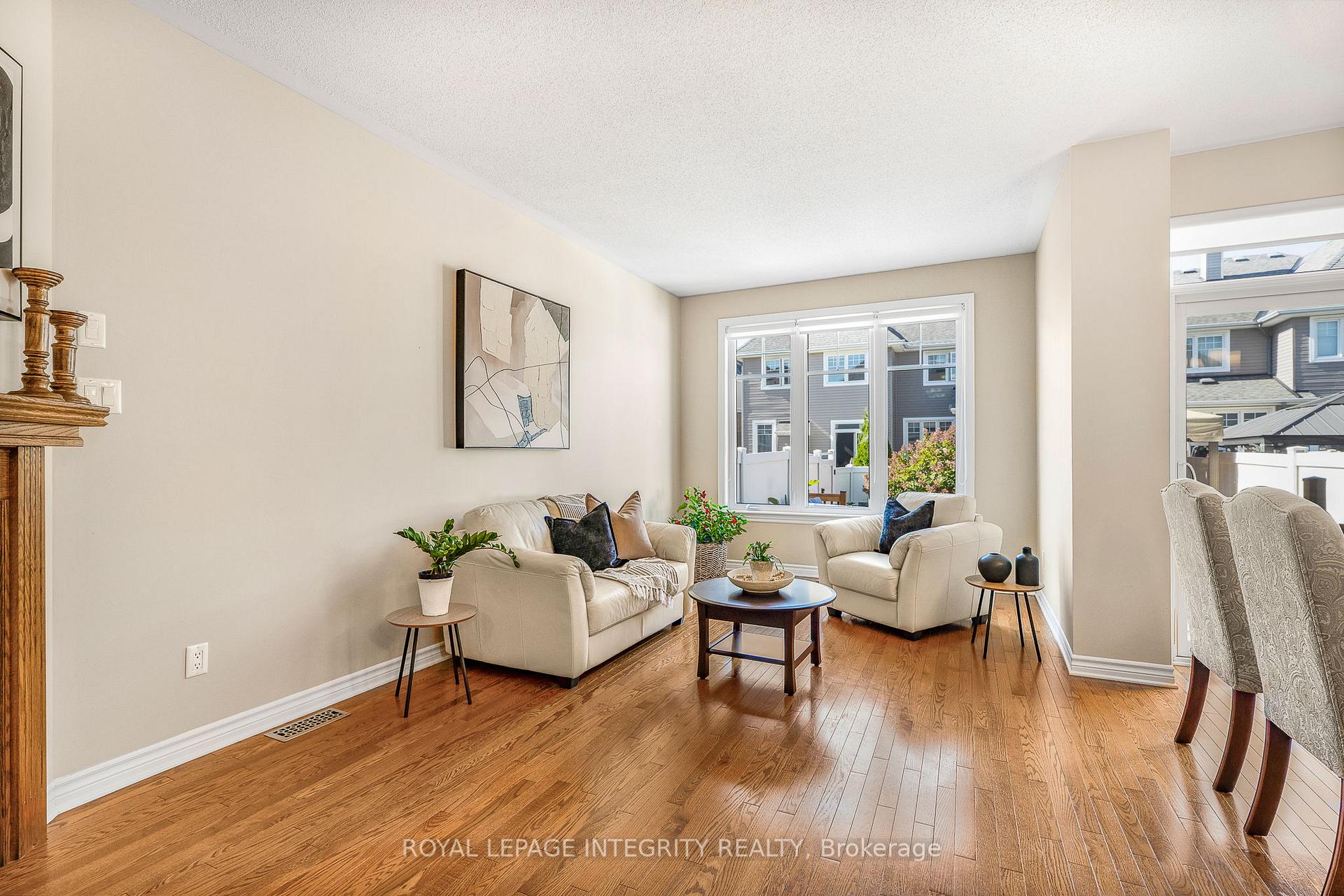 Photo 15 of 532 Rochefort Circle, Ottawa, Avalon West — HOMEH