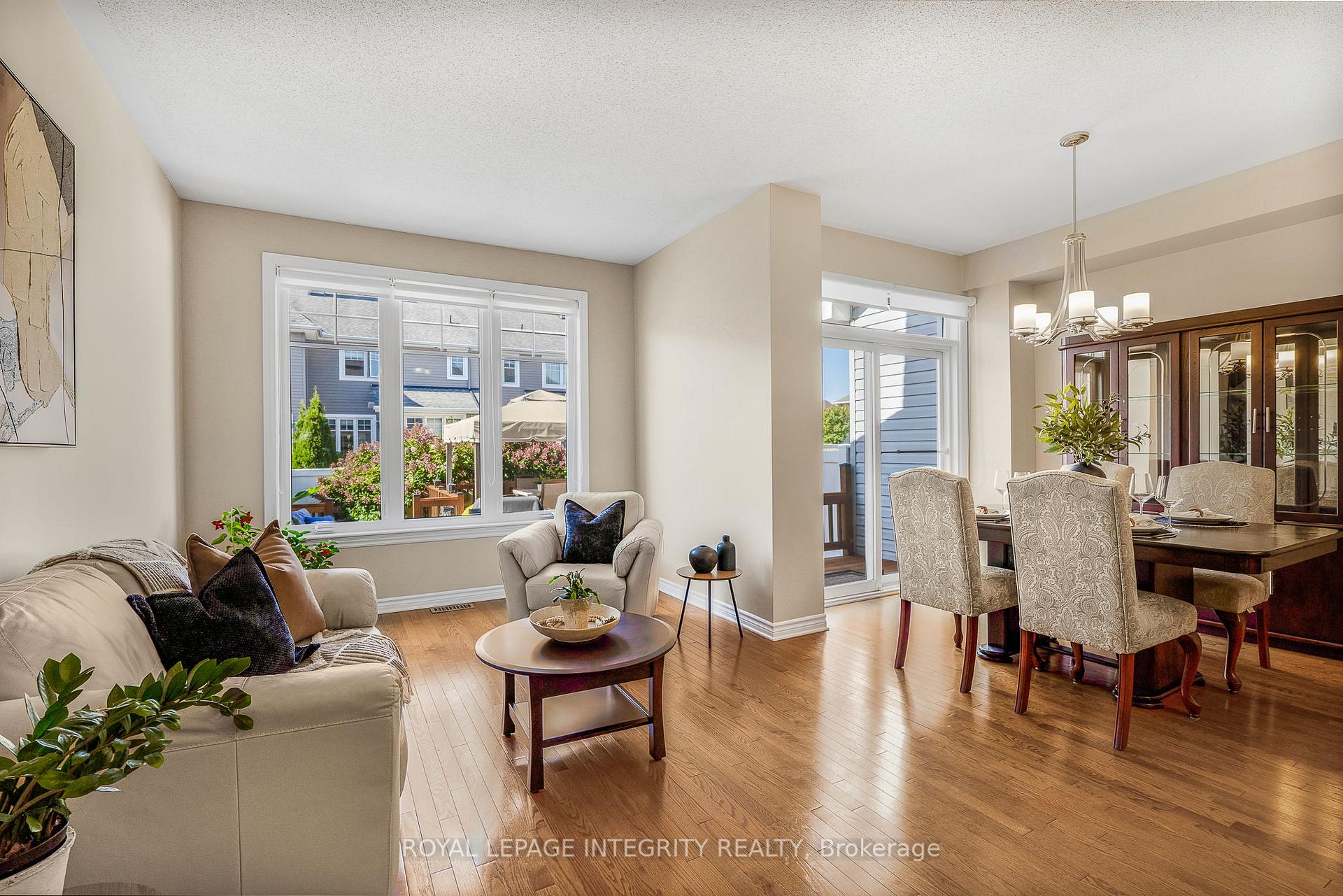 Photo 16 of 532 Rochefort Circle, Ottawa, Avalon West — HOMEH
