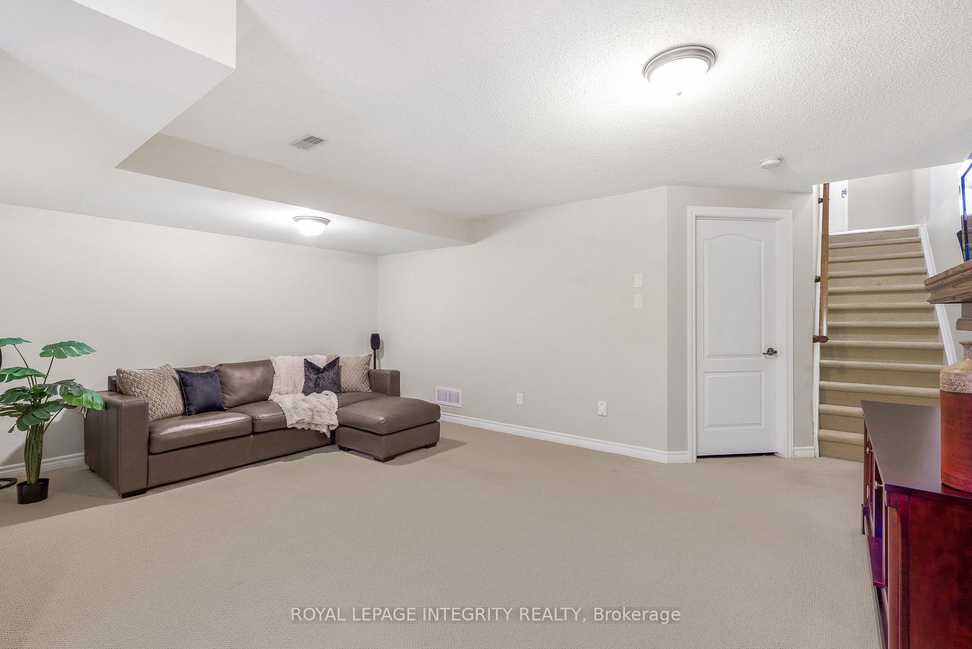 Photo 28 of 532 Rochefort Circle, Ottawa, Avalon West — HOMEH