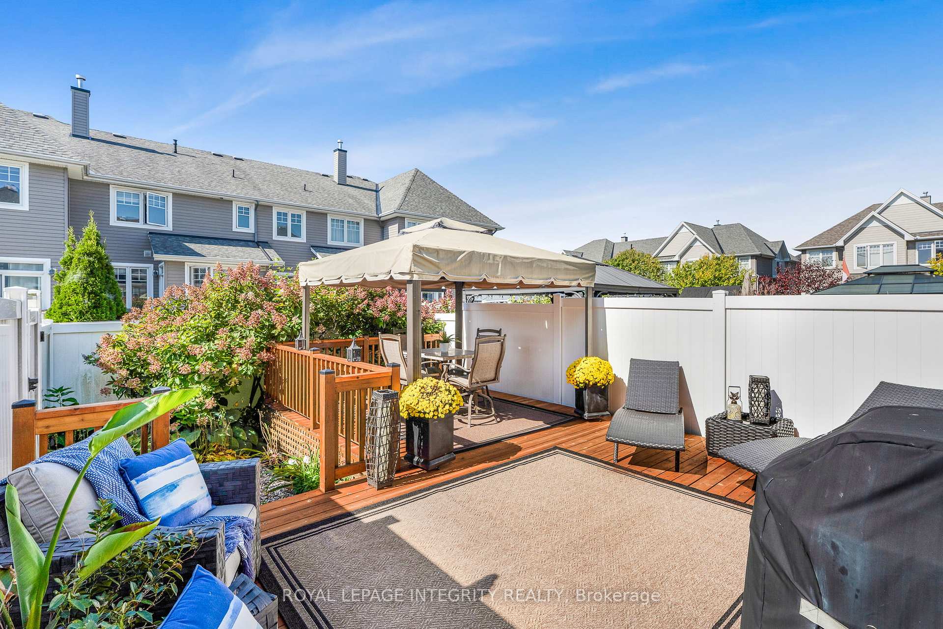 Photo 32 of 532 Rochefort Circle, Ottawa, Avalon West — HOMEH