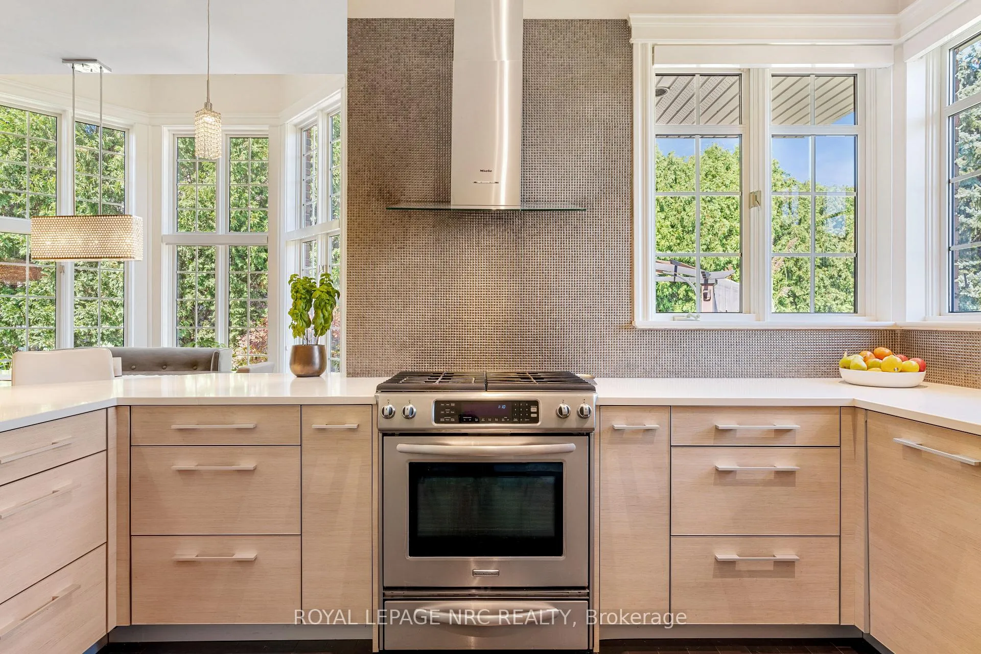 Photo 7 of 3505 Matthews Drive, Niagara Falls, Mt. Carmel — HOMEH