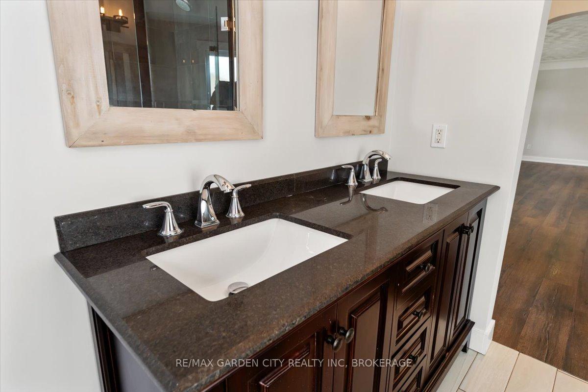 Photo 21 of 41 Emmett Street, Pelham, Fonthill — HOMEH
