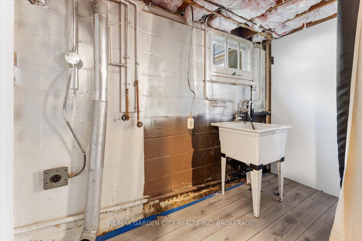 Photo 27 of 41 Emmett Street, Pelham, Fonthill — HOMEH