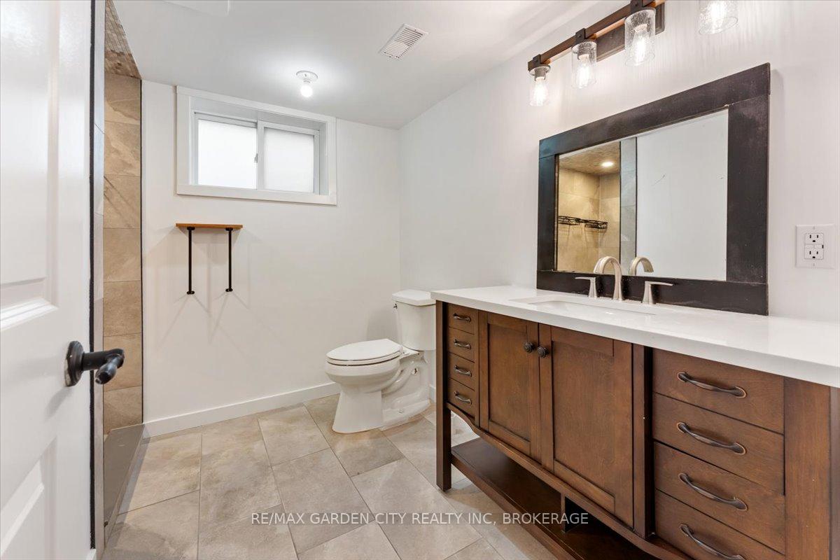 Photo 30 of 41 Emmett Street, Pelham, Fonthill — HOMEH