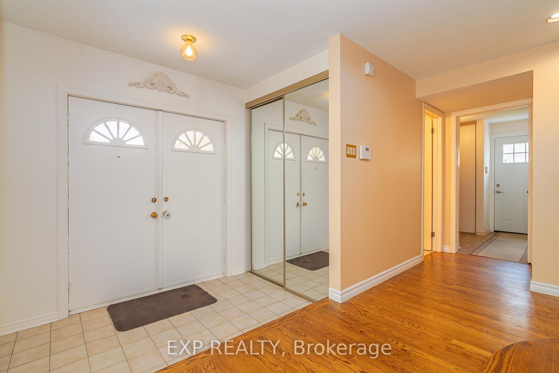 Photo 2 of 1874 Robinwood Place, Ottawa, Chapel Hill — HOMEH