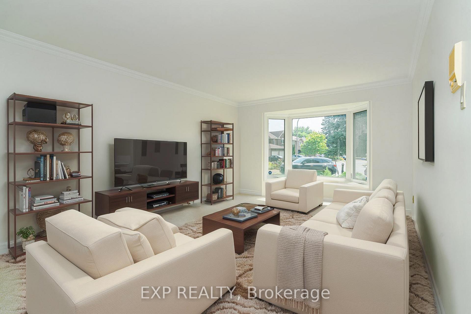 Photo 5 of 1874 Robinwood Place, Ottawa, Chapel Hill — HOMEH
