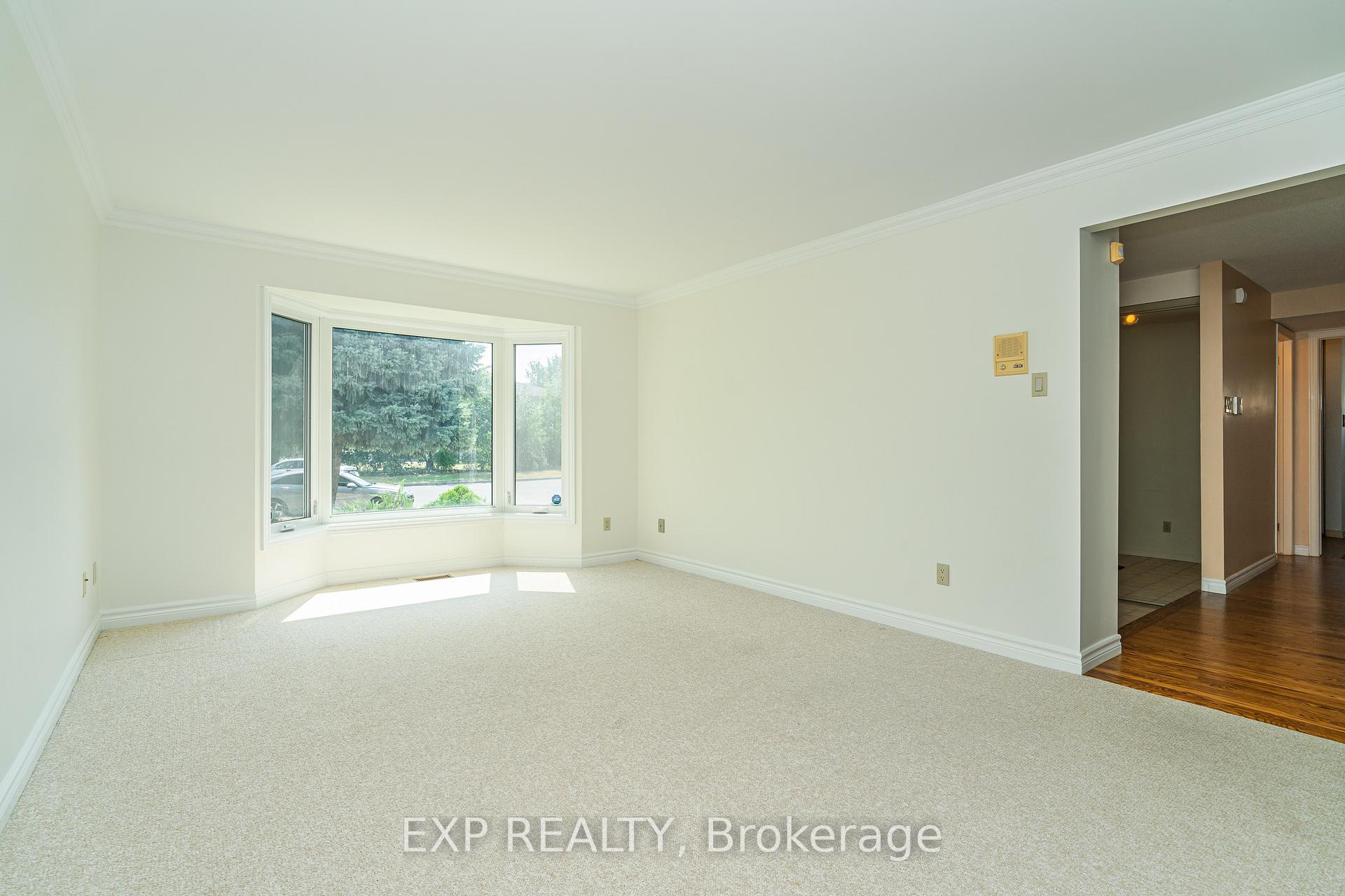 Photo 7 of 1874 Robinwood Place, Ottawa, Chapel Hill — HOMEH