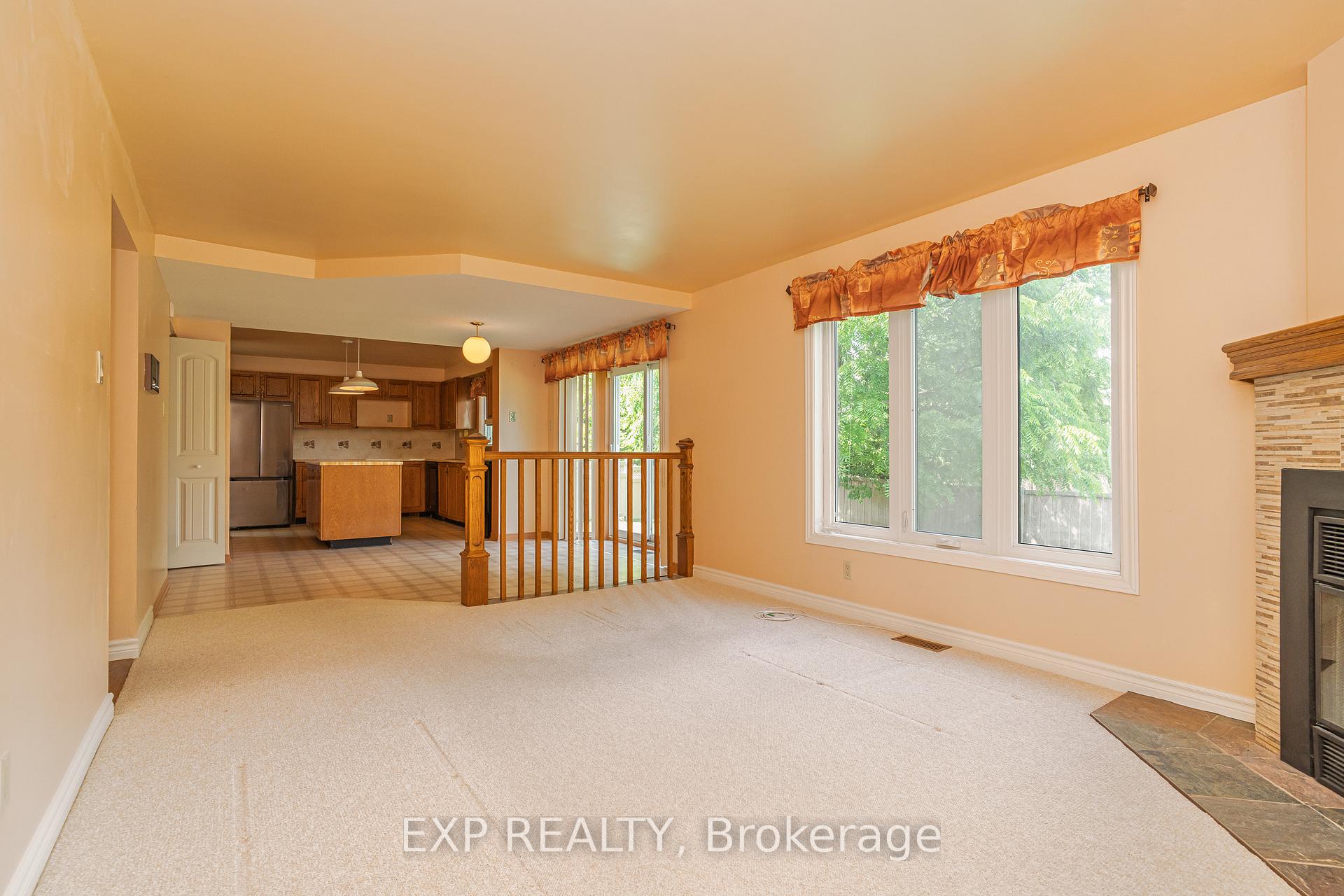 Photo 9 of 1874 Robinwood Place, Ottawa, Chapel Hill — HOMEH
