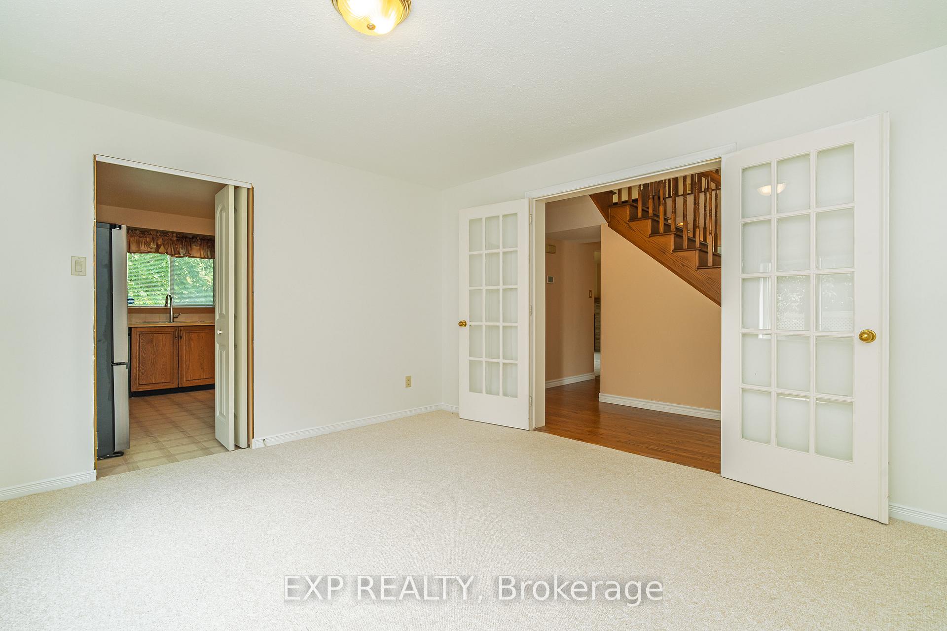 Photo 15 of 1874 Robinwood Place, Ottawa, Chapel Hill — HOMEH