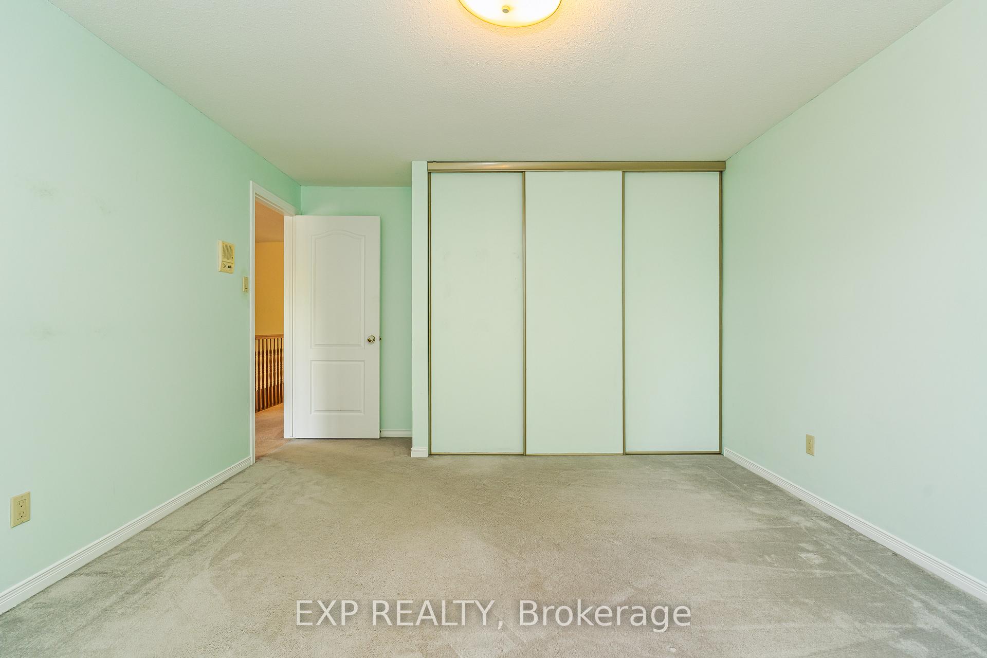 Photo 23 of 1874 Robinwood Place, Ottawa, Chapel Hill — HOMEH