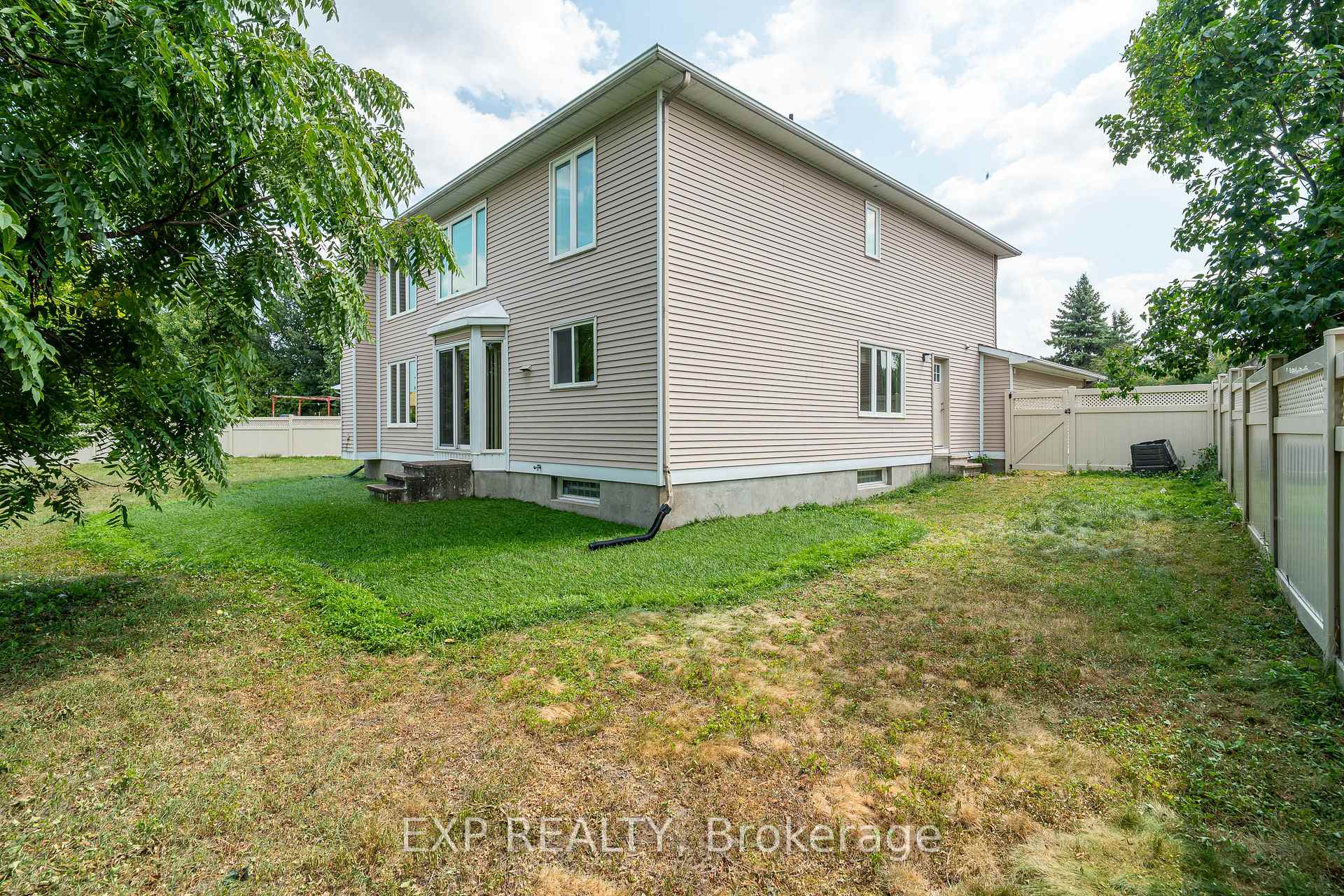 Photo 42 of 1874 Robinwood Place, Ottawa, Chapel Hill — HOMEH
