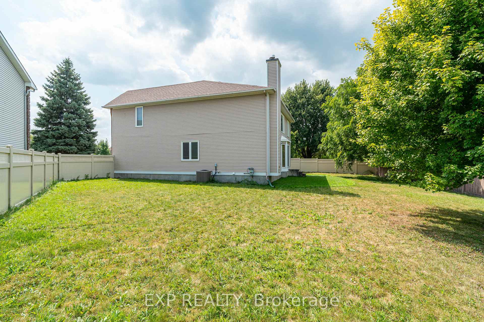 Photo 43 of 1874 Robinwood Place, Ottawa, Chapel Hill — HOMEH