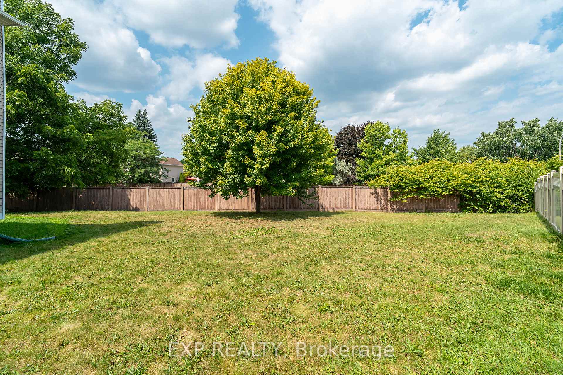 Photo 45 of 1874 Robinwood Place, Ottawa, Chapel Hill — HOMEH