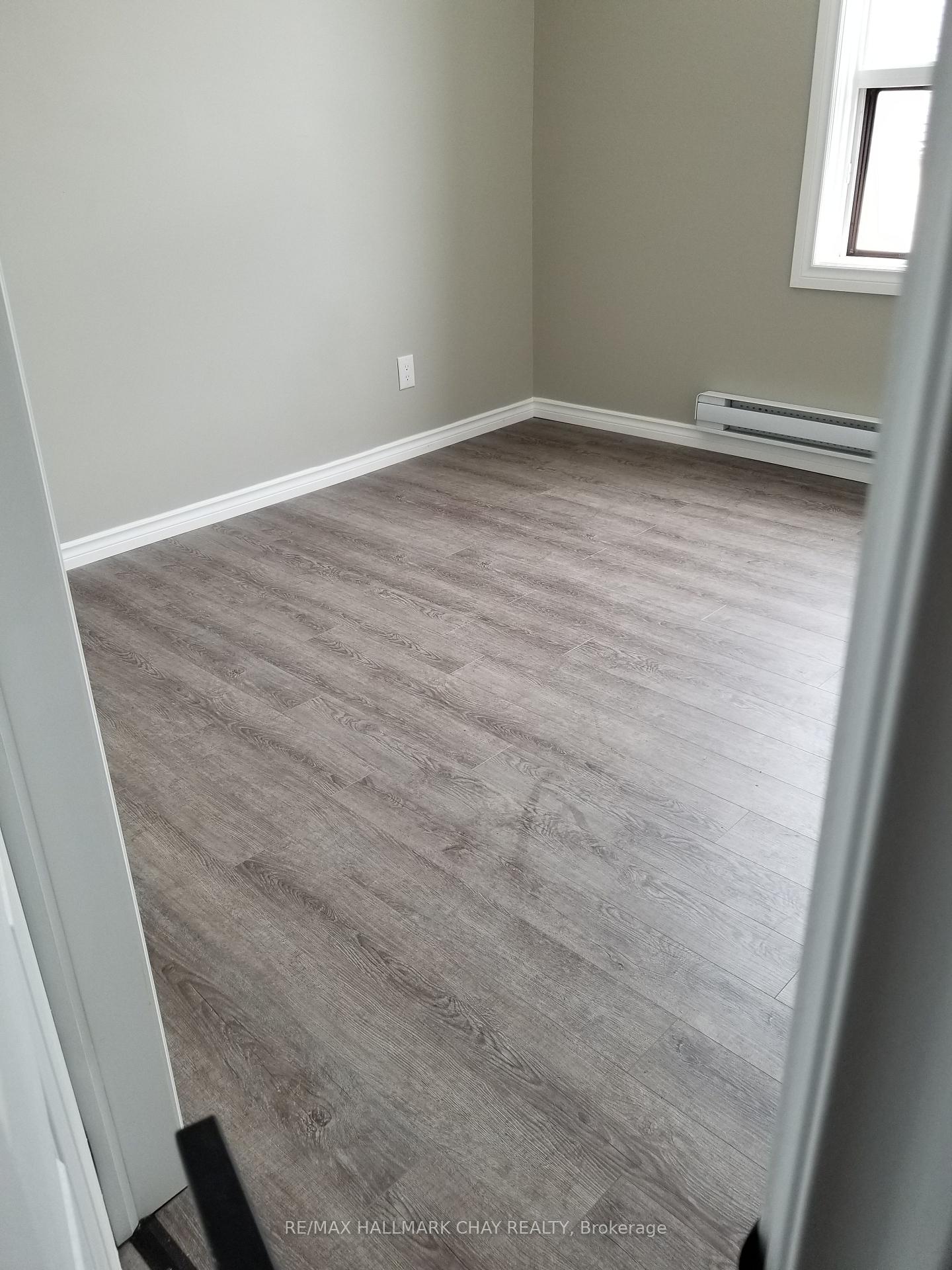 Photo 1 of Unit 3, 17 Queen Street S, New Tecumseth, Tottenham — HOMEH