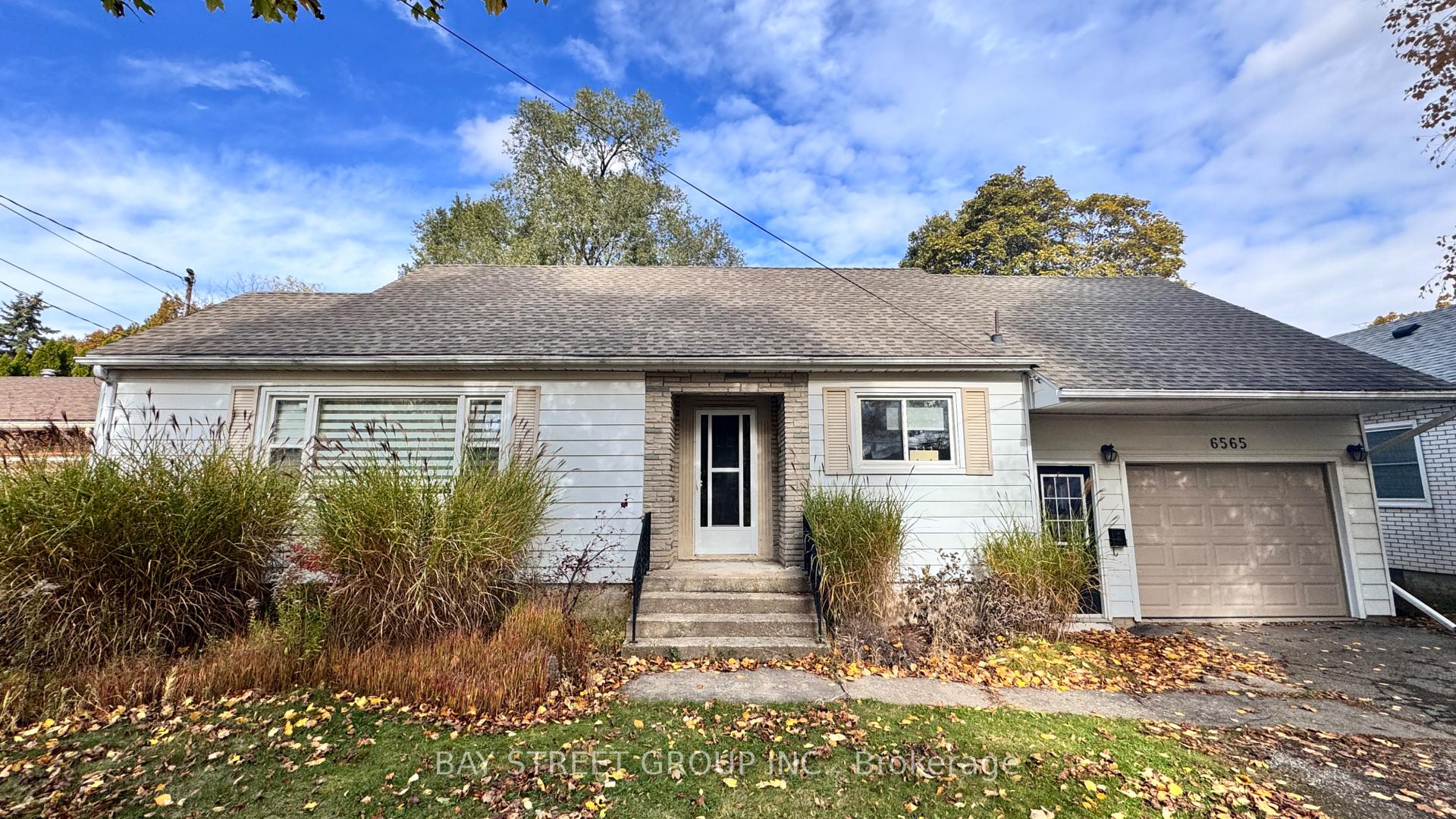 Photo 1 of 6565 Stamford Green Drive, Niagara Falls, Stamford — HOMEH