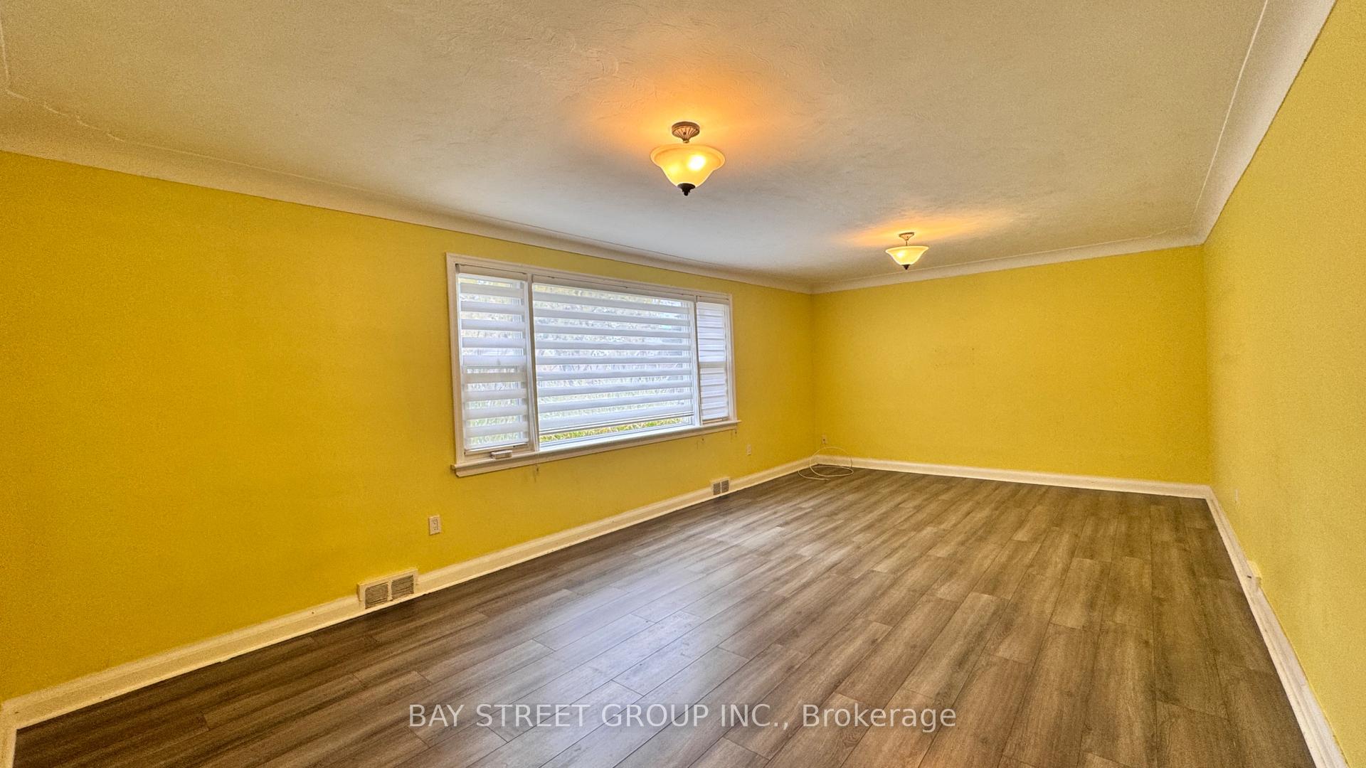 Photo 7 of 6565 Stamford Green Drive, Niagara Falls, Stamford — HOMEH