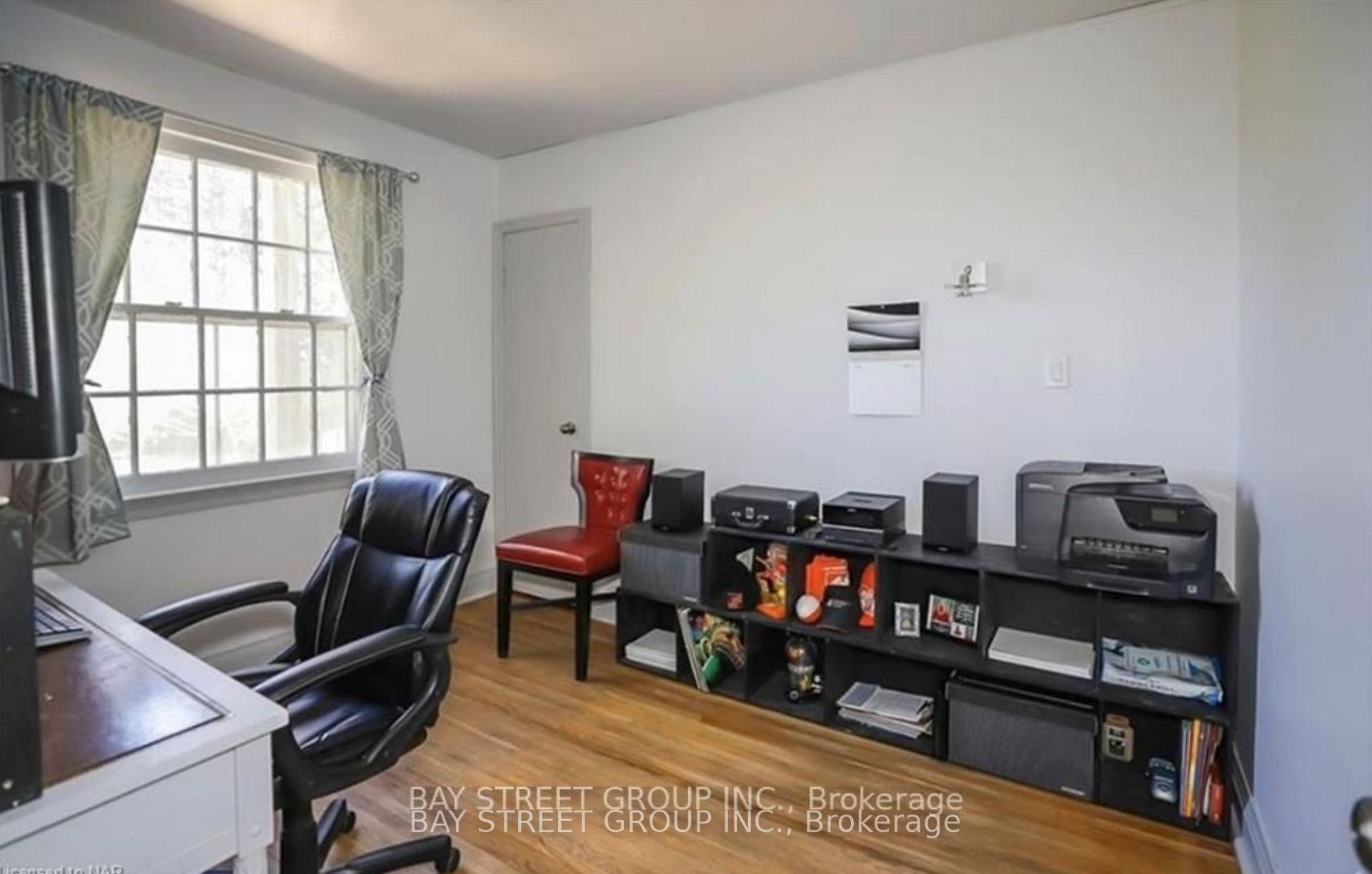 Photo 12 of 6565 Stamford Green Drive, Niagara Falls, Stamford — HOMEH