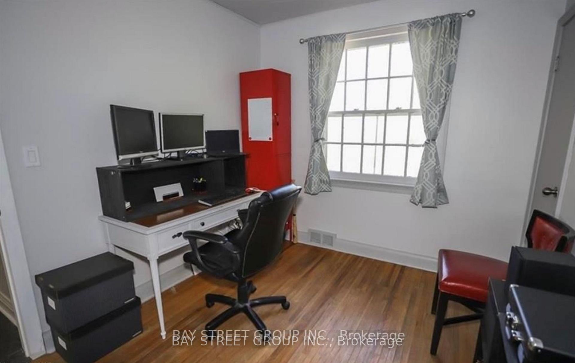 Photo 13 of 6565 Stamford Green Drive, Niagara Falls, Stamford — HOMEH