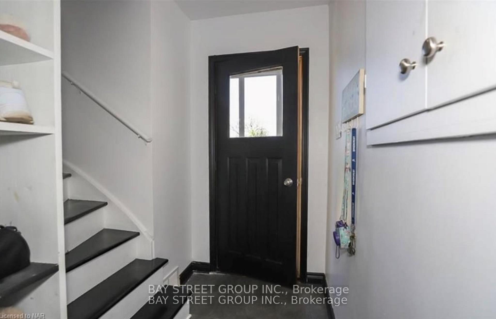 Photo 16 of 6565 Stamford Green Drive, Niagara Falls, Stamford — HOMEH