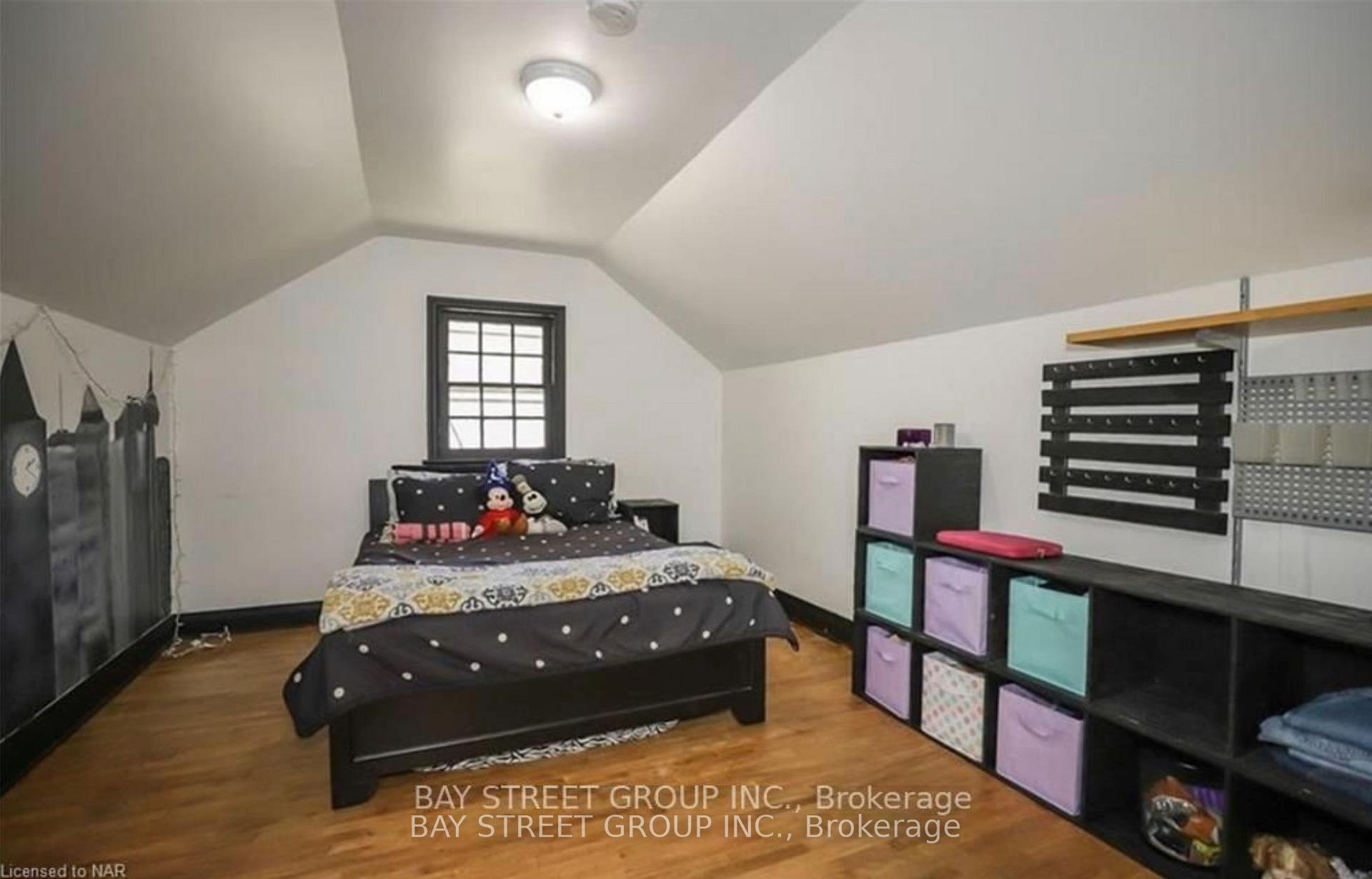 Photo 20 of 6565 Stamford Green Drive, Niagara Falls, Stamford — HOMEH