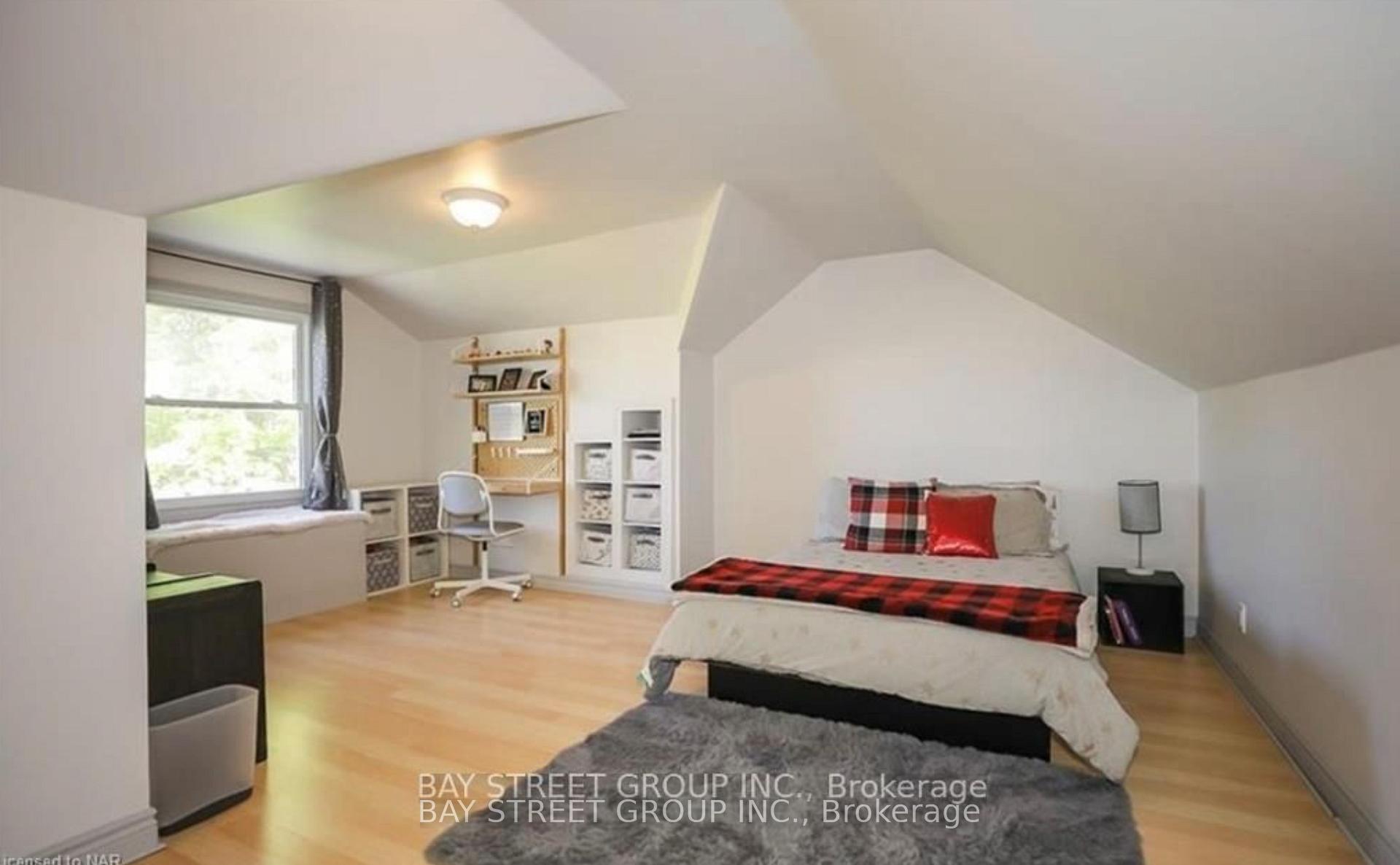 Photo 25 of 6565 Stamford Green Drive, Niagara Falls, Stamford — HOMEH