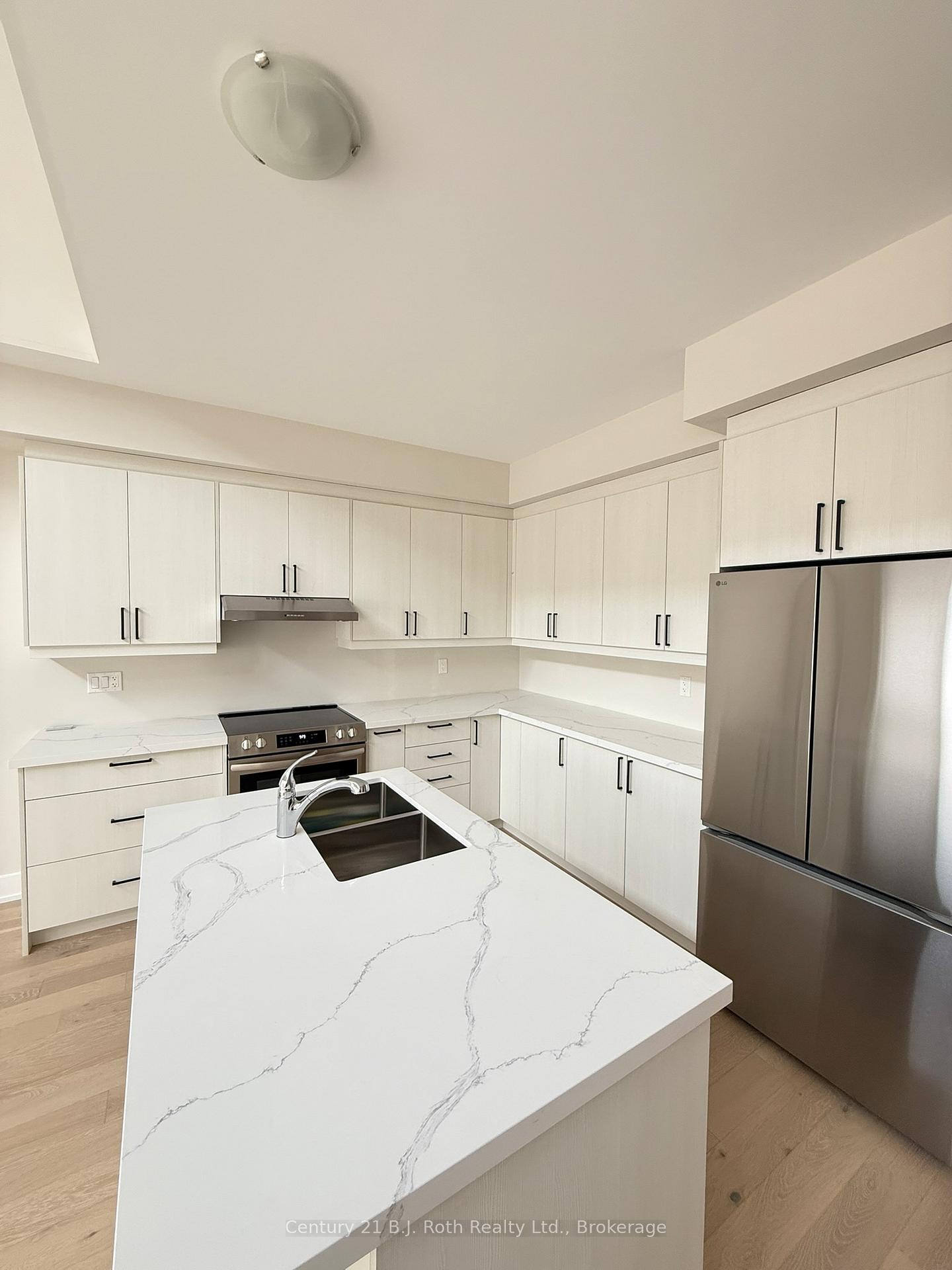 Photo 3 of 15 Ruby Crescent, Orillia — HOMEH