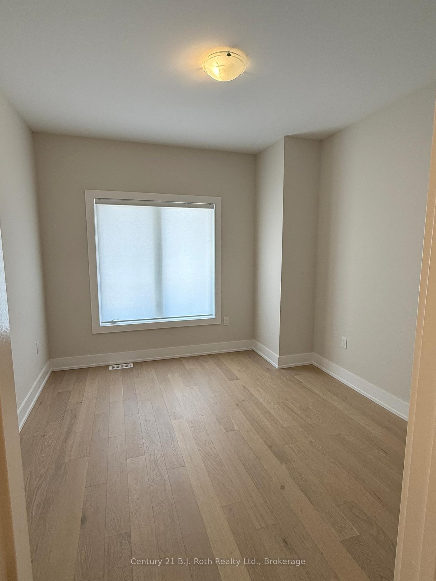 Photo 5 of 15 Ruby Crescent, Orillia — HOMEH