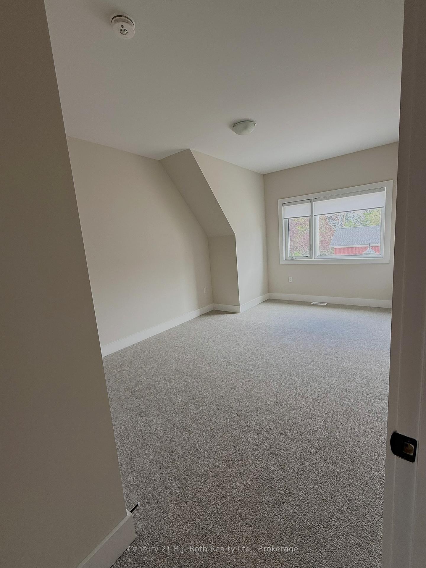 Photo 14 of 15 Ruby Crescent, Orillia — HOMEH