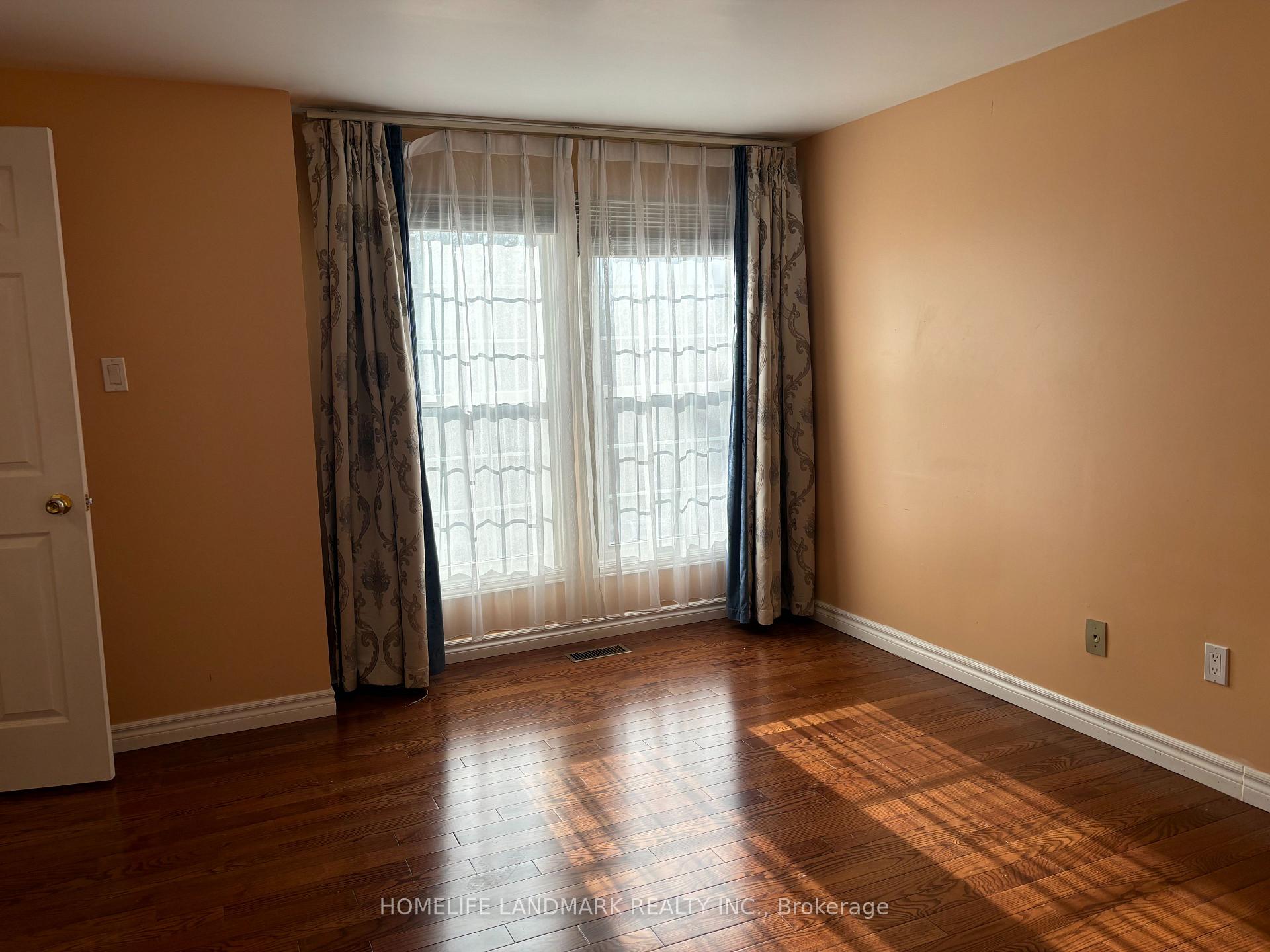 Photo 18 of 22 Rosemead Close, Markham, Unionville — HOMEH