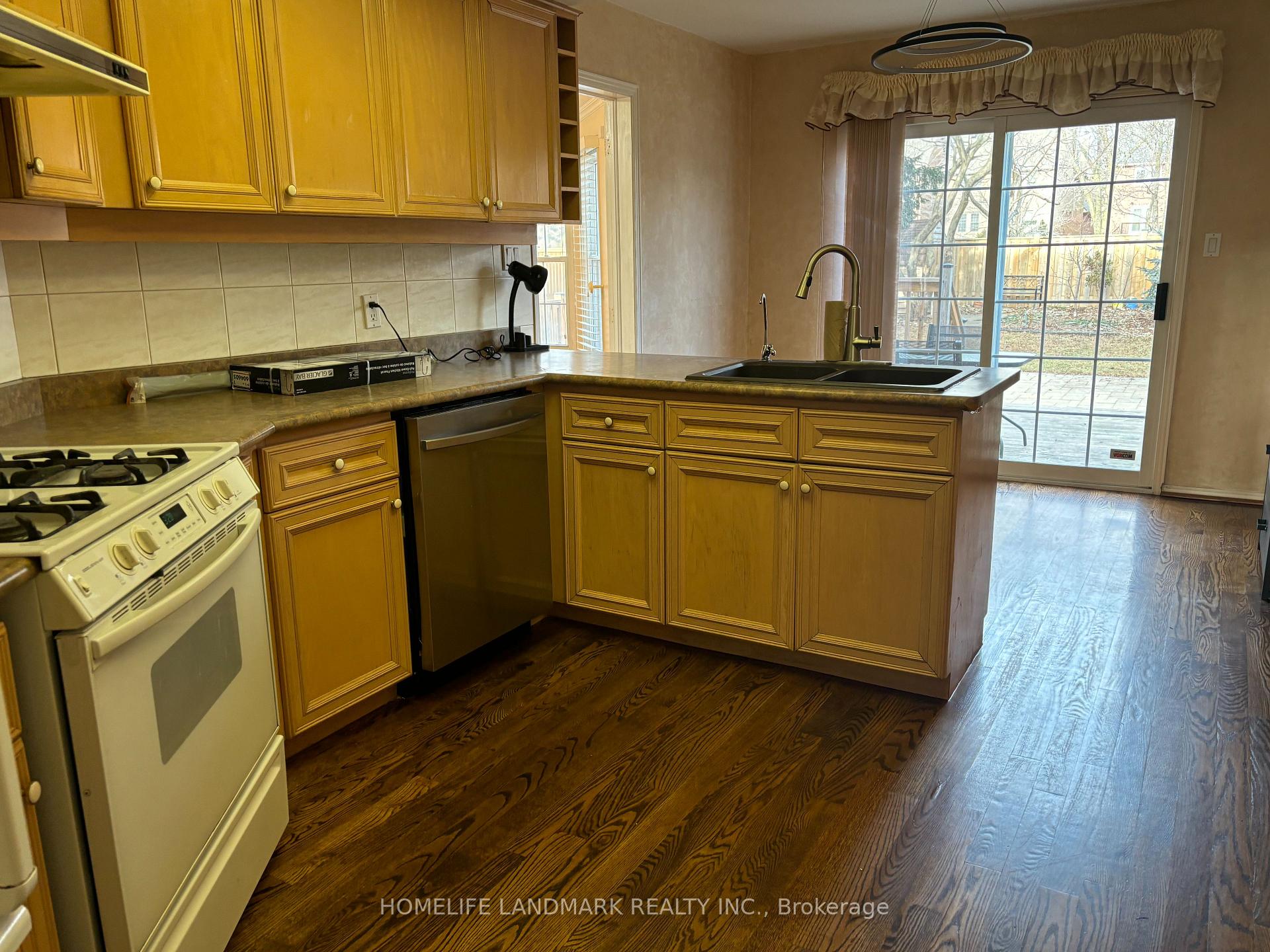 Photo 21 of 22 Rosemead Close, Markham, Unionville — HOMEH