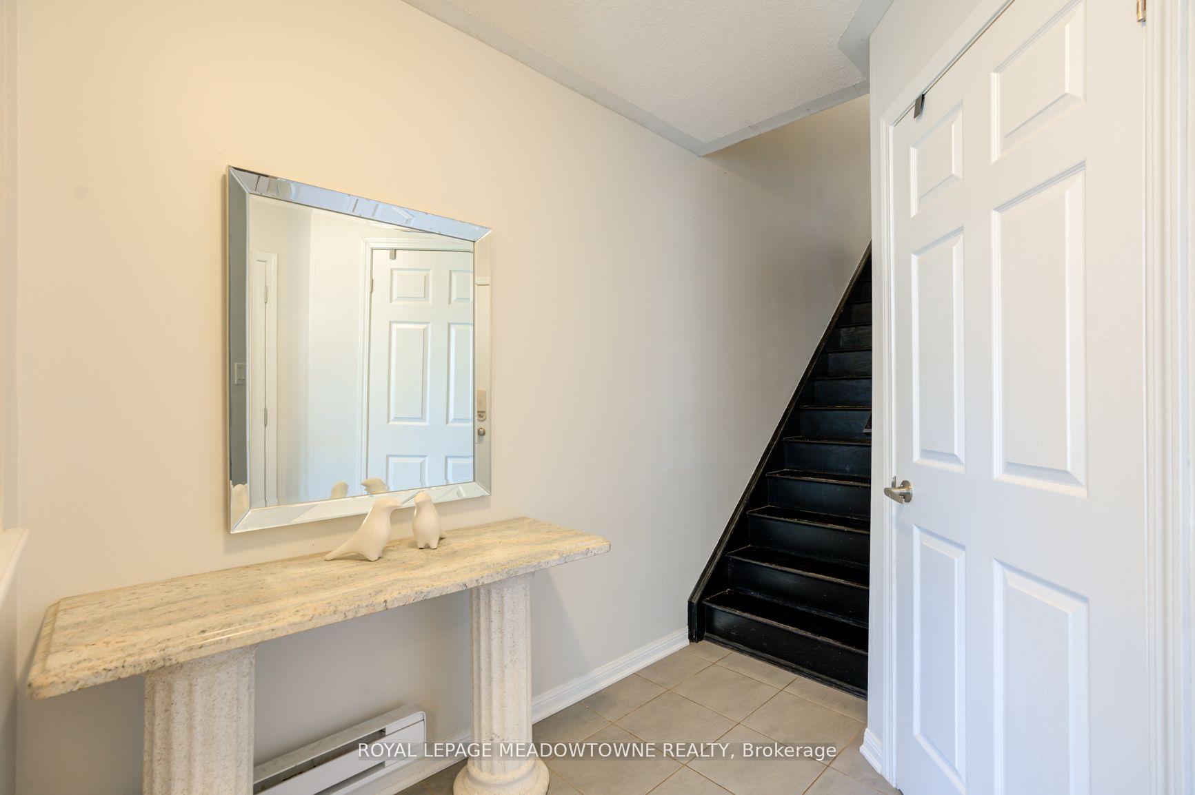 Photo 8 of 27 Suitor Court, Milton, Willmott — HOMEH