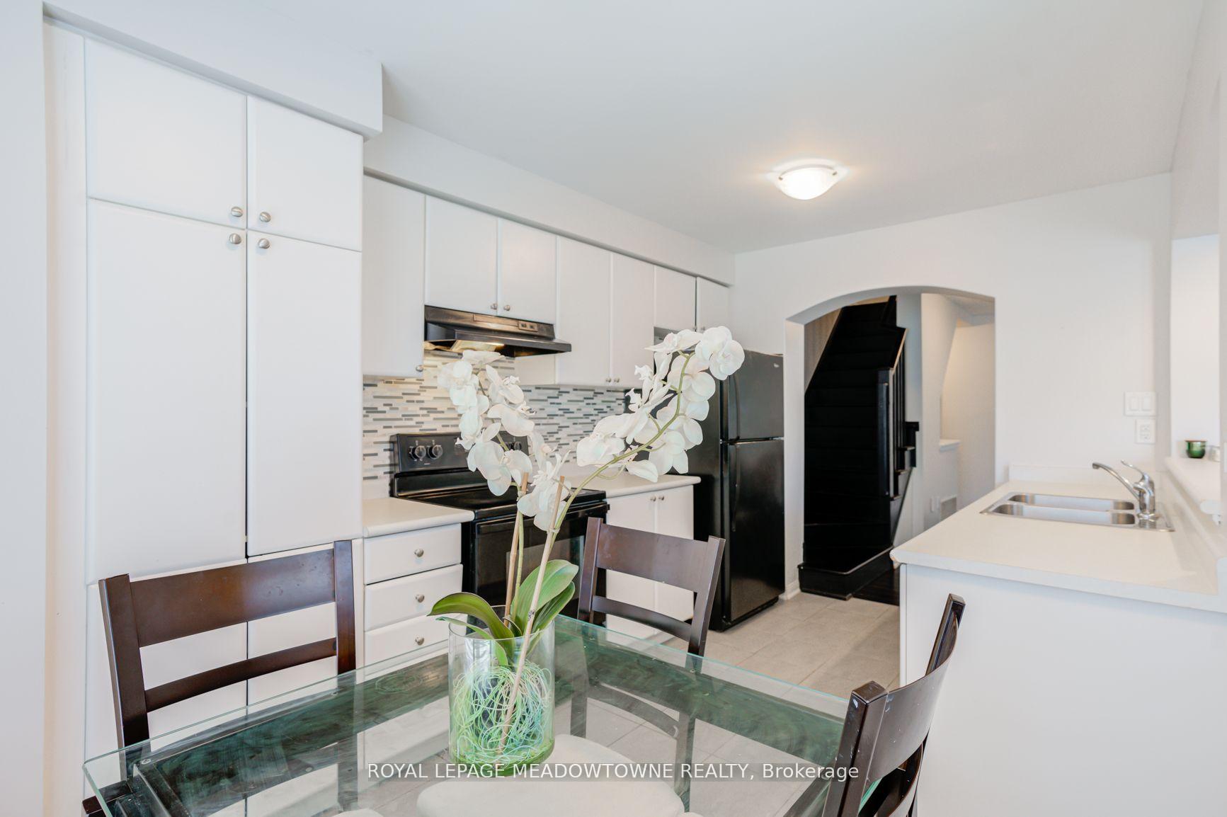 Photo 14 of 27 Suitor Court, Milton, Willmott — HOMEH