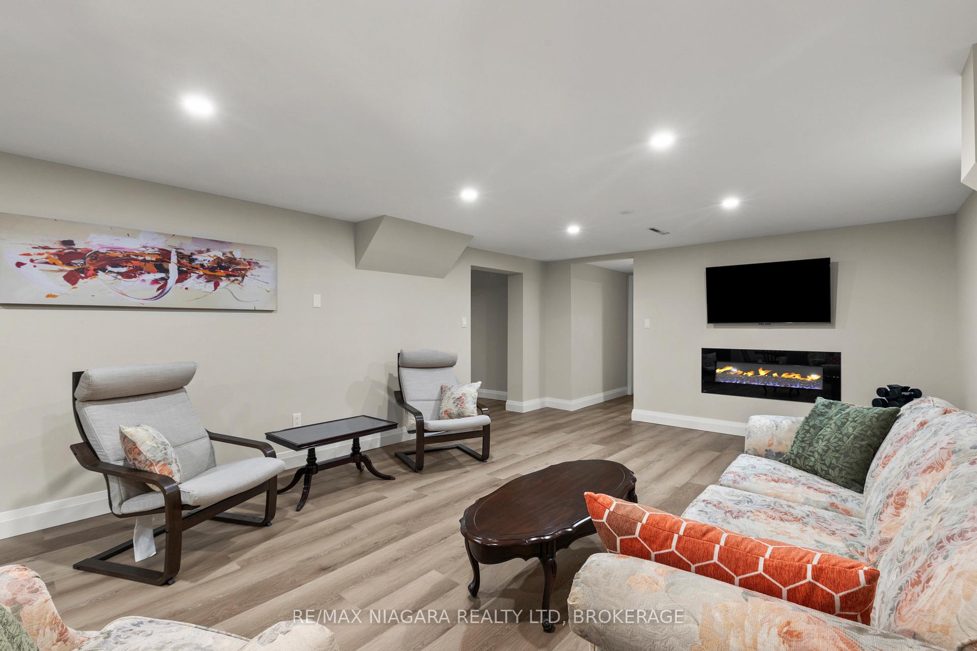 Photo 23 of 27 Daleview Crescent, Pelham, Fonthill — HOMEH