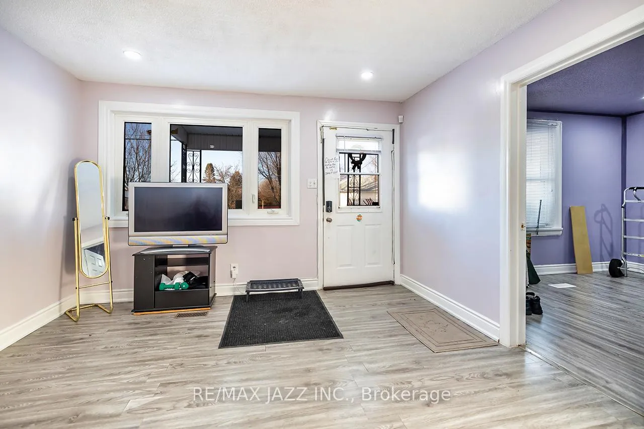 Photo 8 of 183 Conant Street, Oshawa, Lakeview — HOMEH