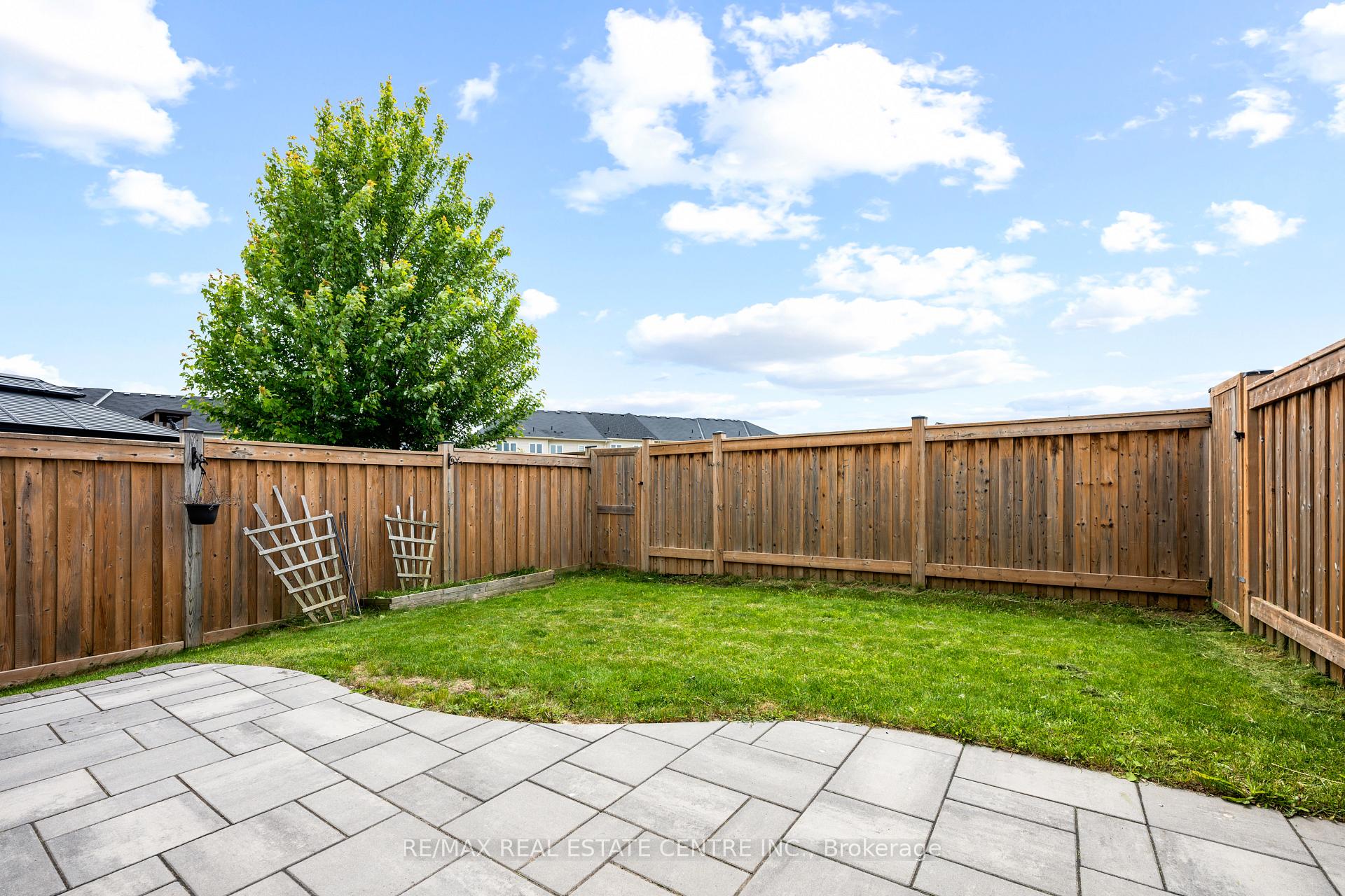 Photo 8 of 20 Porter Drive, Orangeville — HOMEH